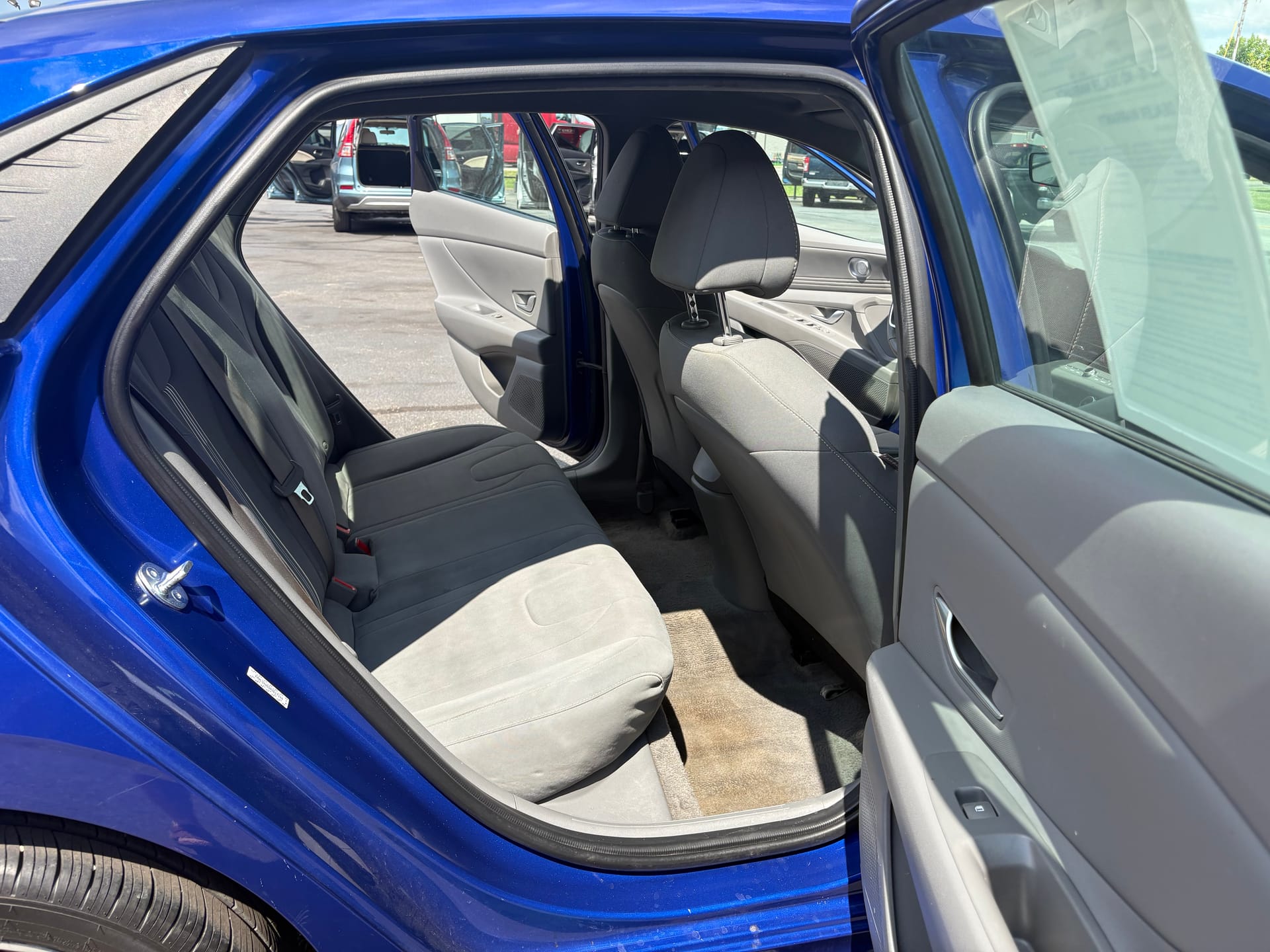 2023 HYUNDAI ELANTRA - Gallery Image