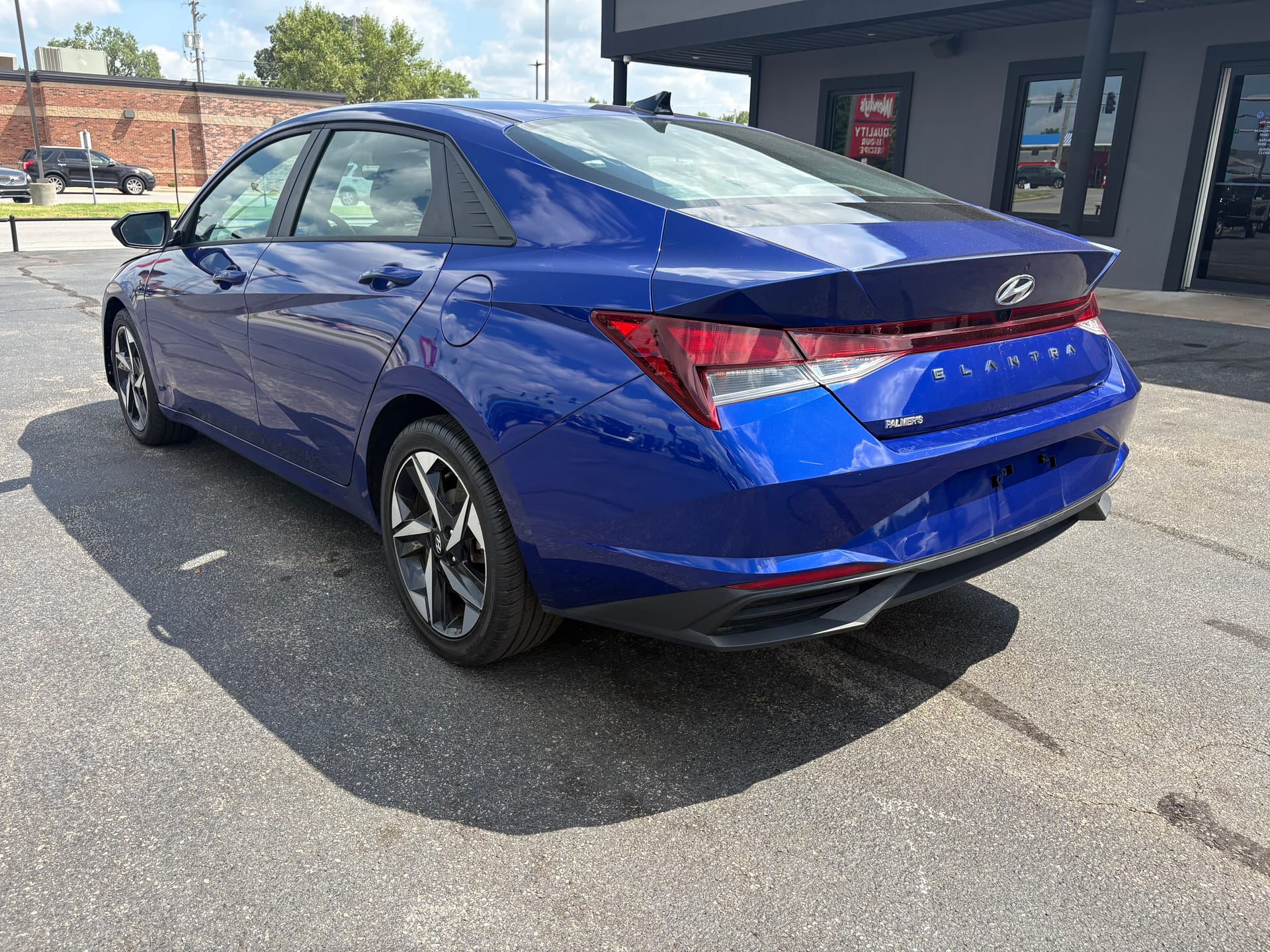 2023 HYUNDAI ELANTRA - Gallery Image