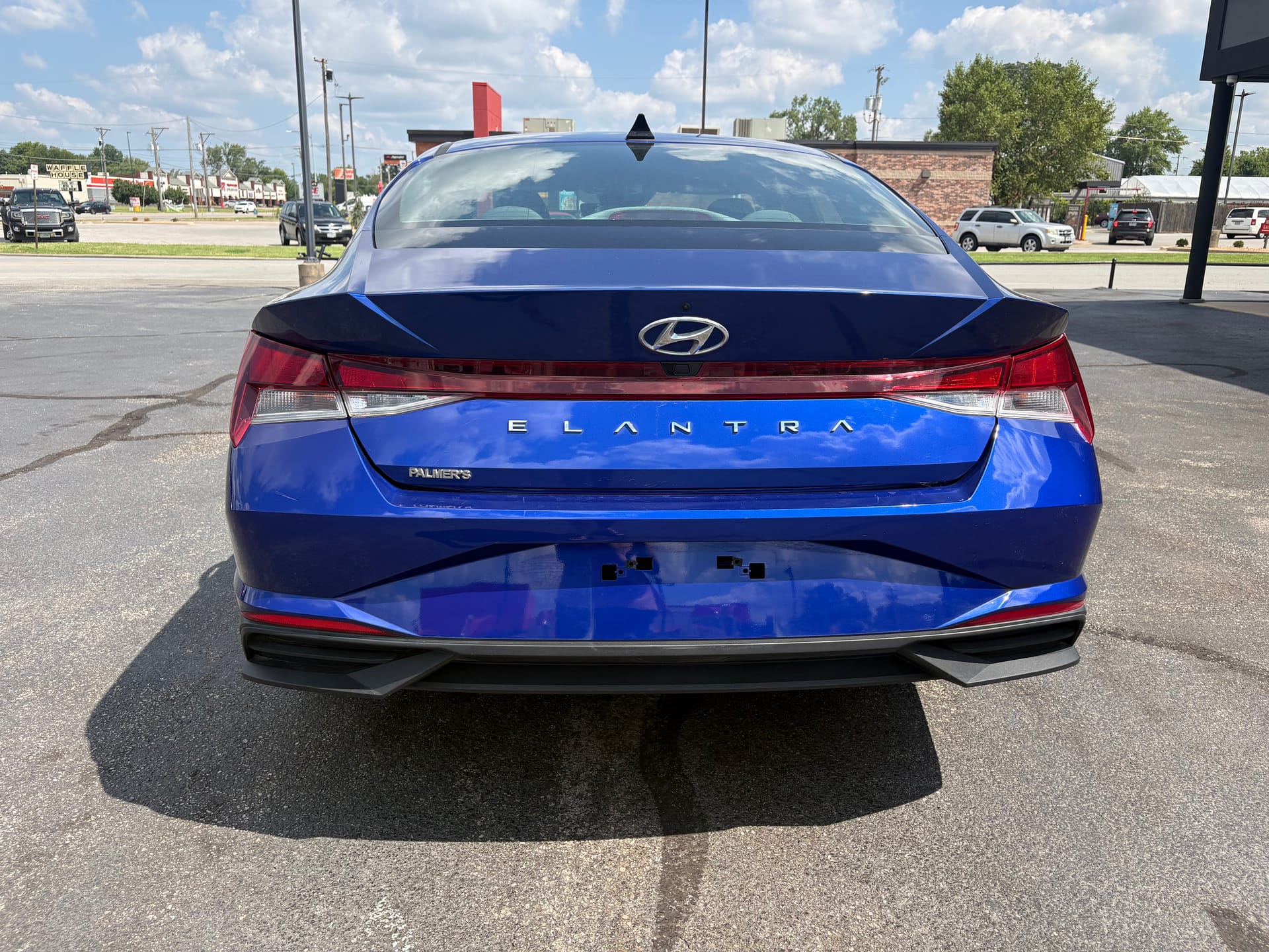 2023 HYUNDAI ELANTRA - Gallery Image