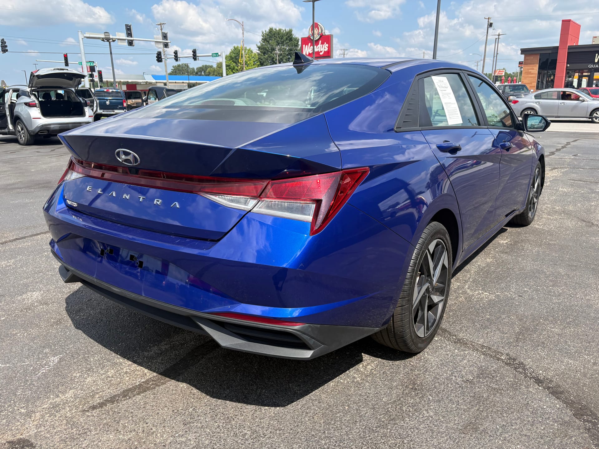 2023 HYUNDAI ELANTRA - Gallery Image