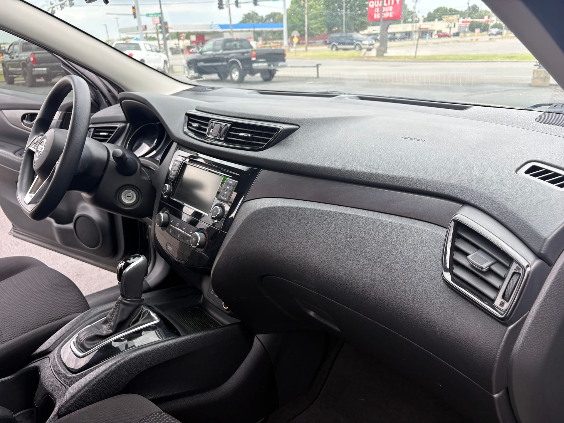 2021 NISSAN ROGUE SPORT - Gallery Image