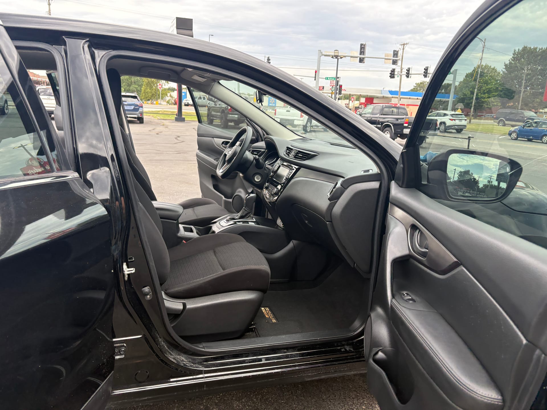 2021 NISSAN ROGUE SPORT - Gallery Image