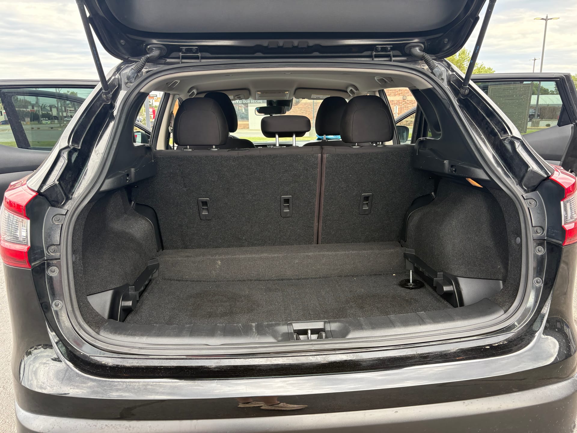 2021 NISSAN ROGUE SPORT - Gallery Image