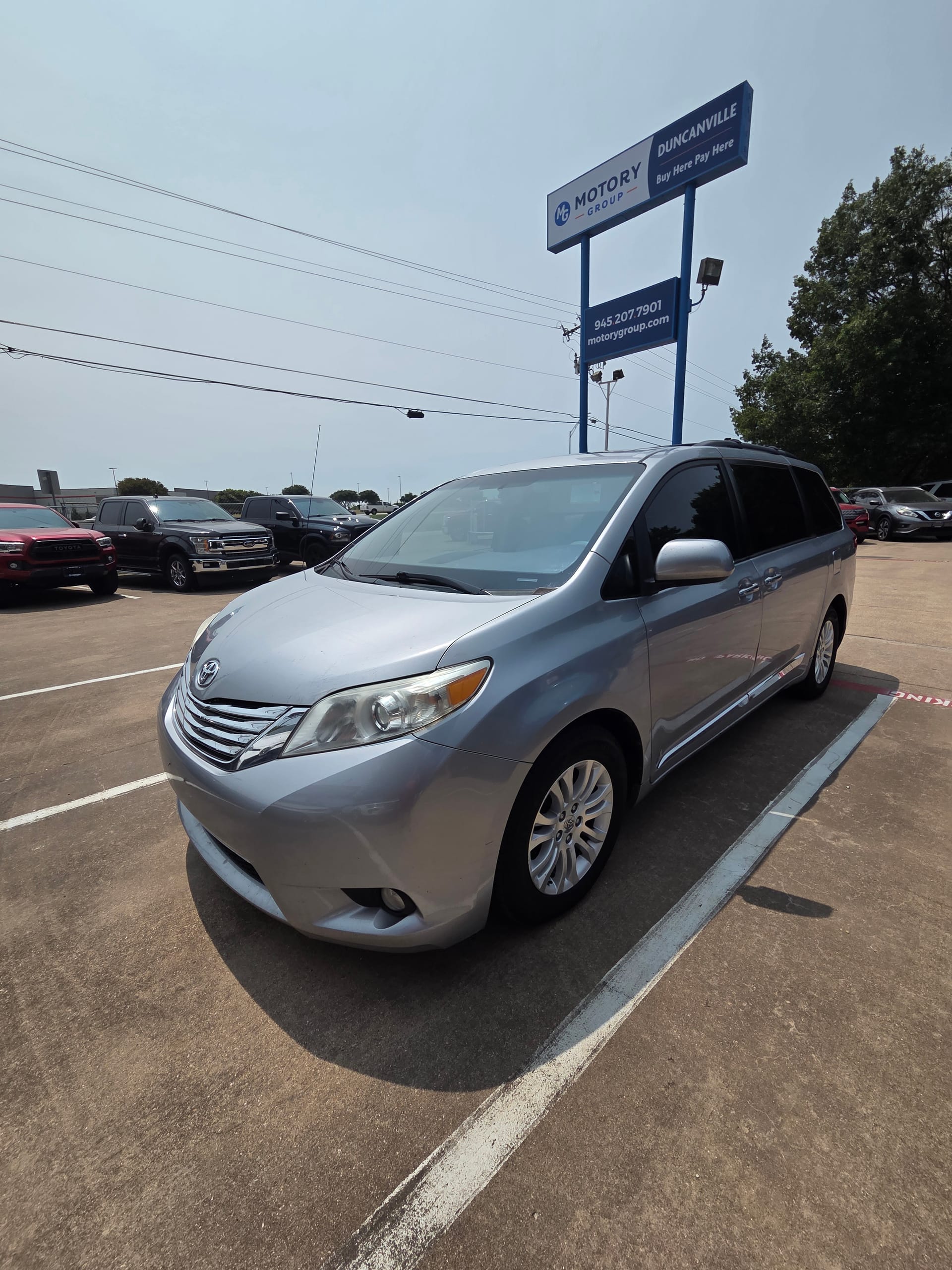 2014 TOYOTA SIENNA - Gallery Image