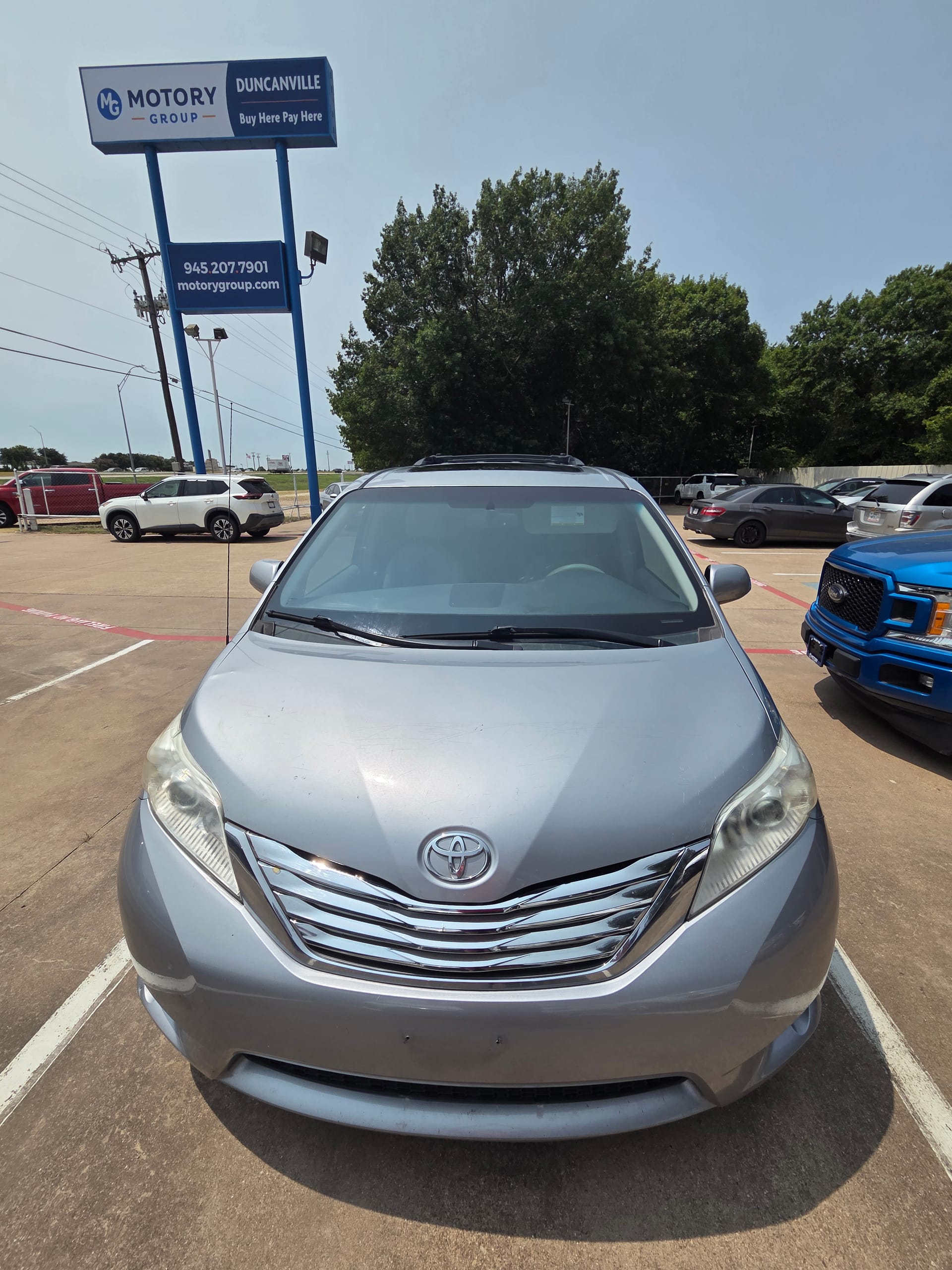 2014 TOYOTA SIENNA - Gallery Image