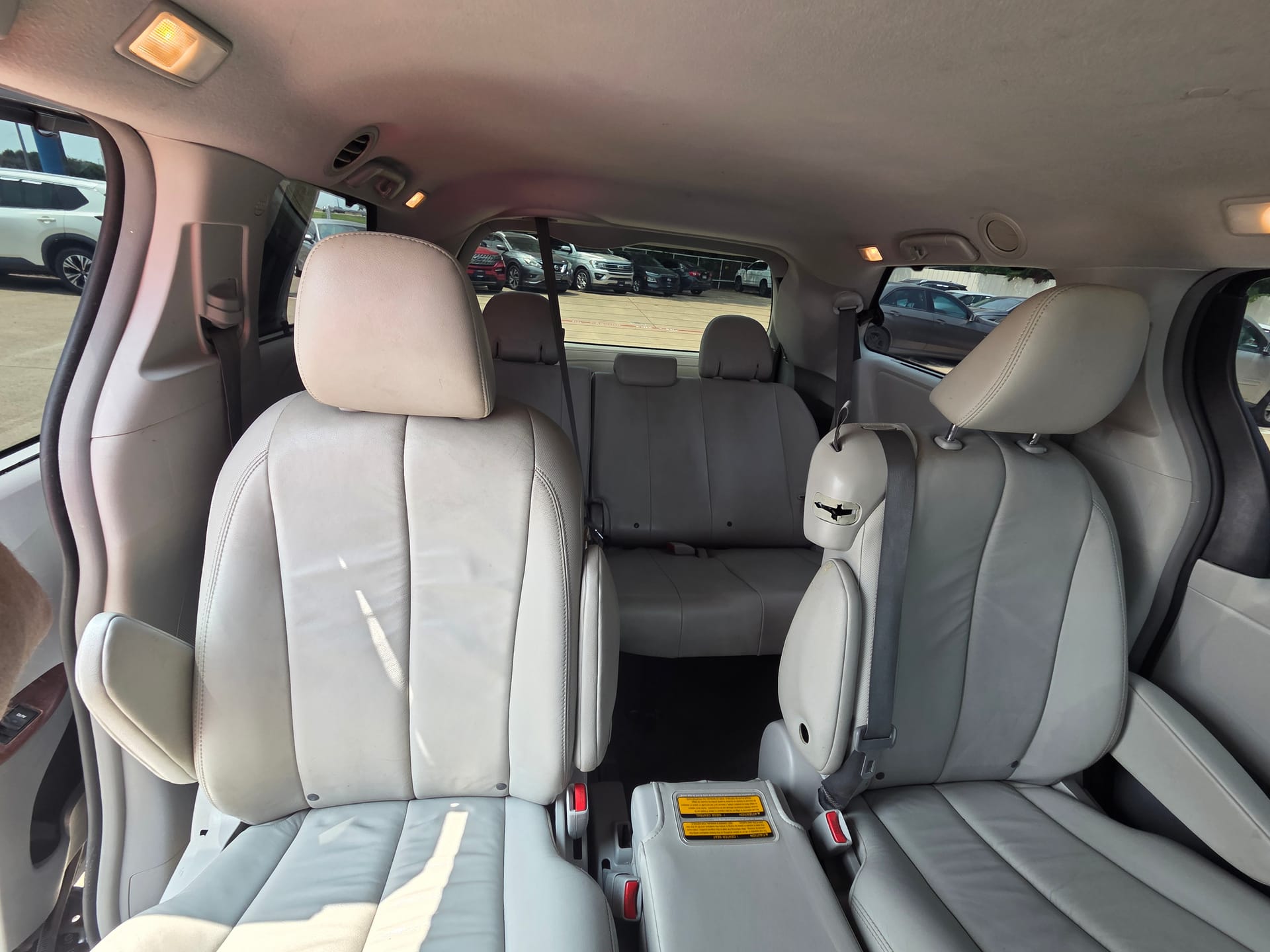 2014 TOYOTA SIENNA - Gallery Image