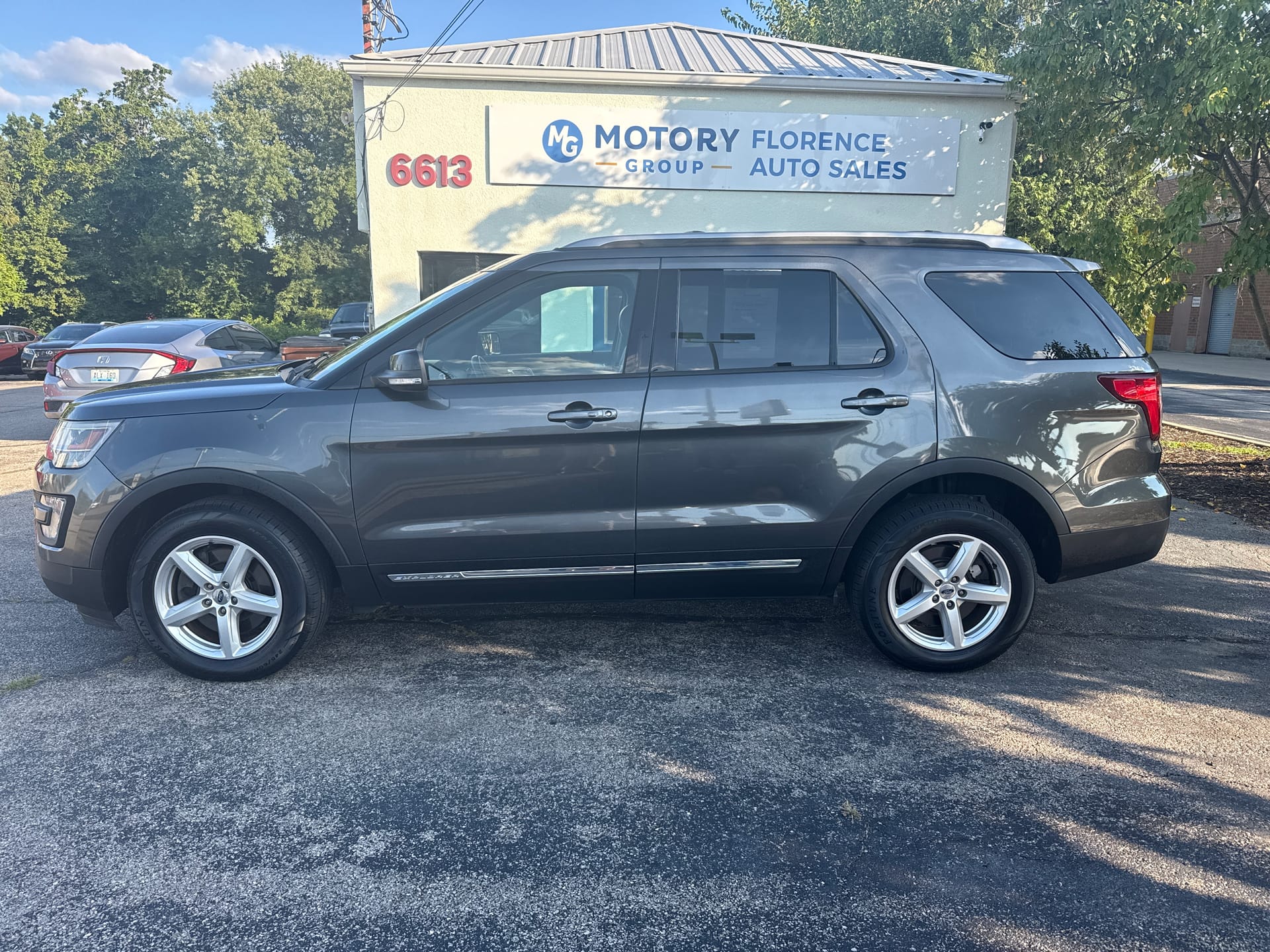 2017 FORD EXPLORER - Gallery Image