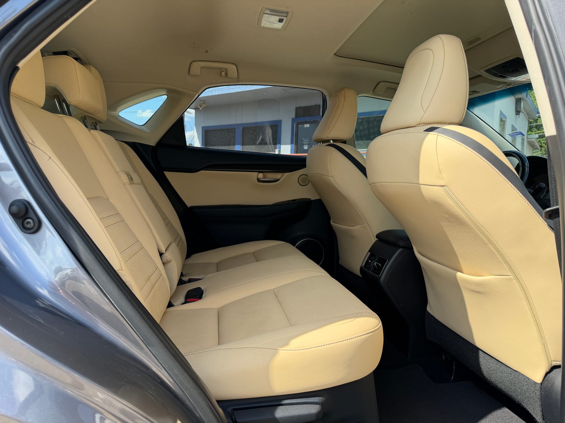 2017 LEXUS NX 200T - Gallery Image