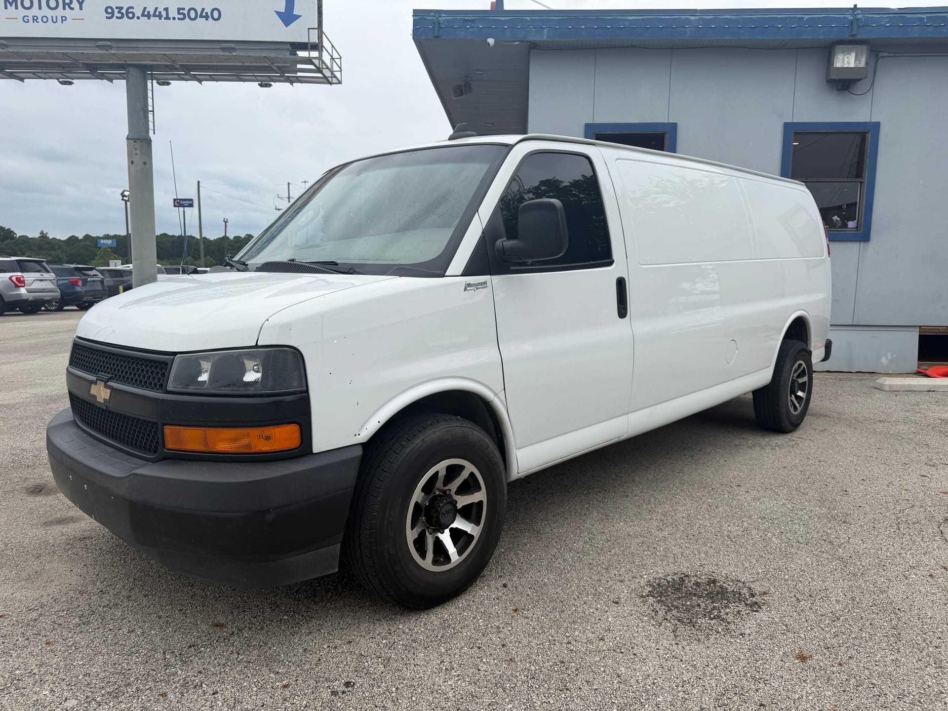 2018 CHEVROLET EXPRESS - Gallery Image