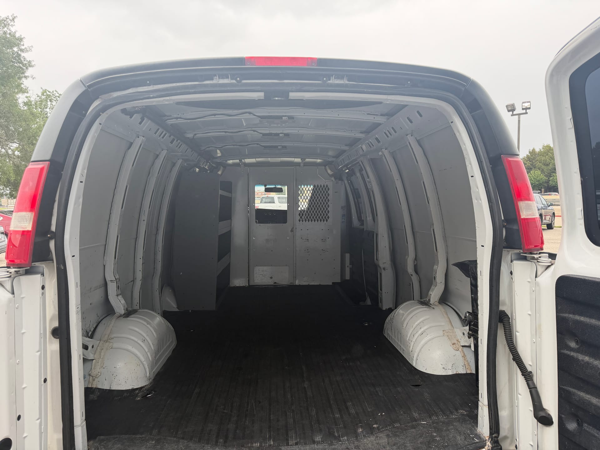 2018 CHEVROLET EXPRESS - Gallery Image