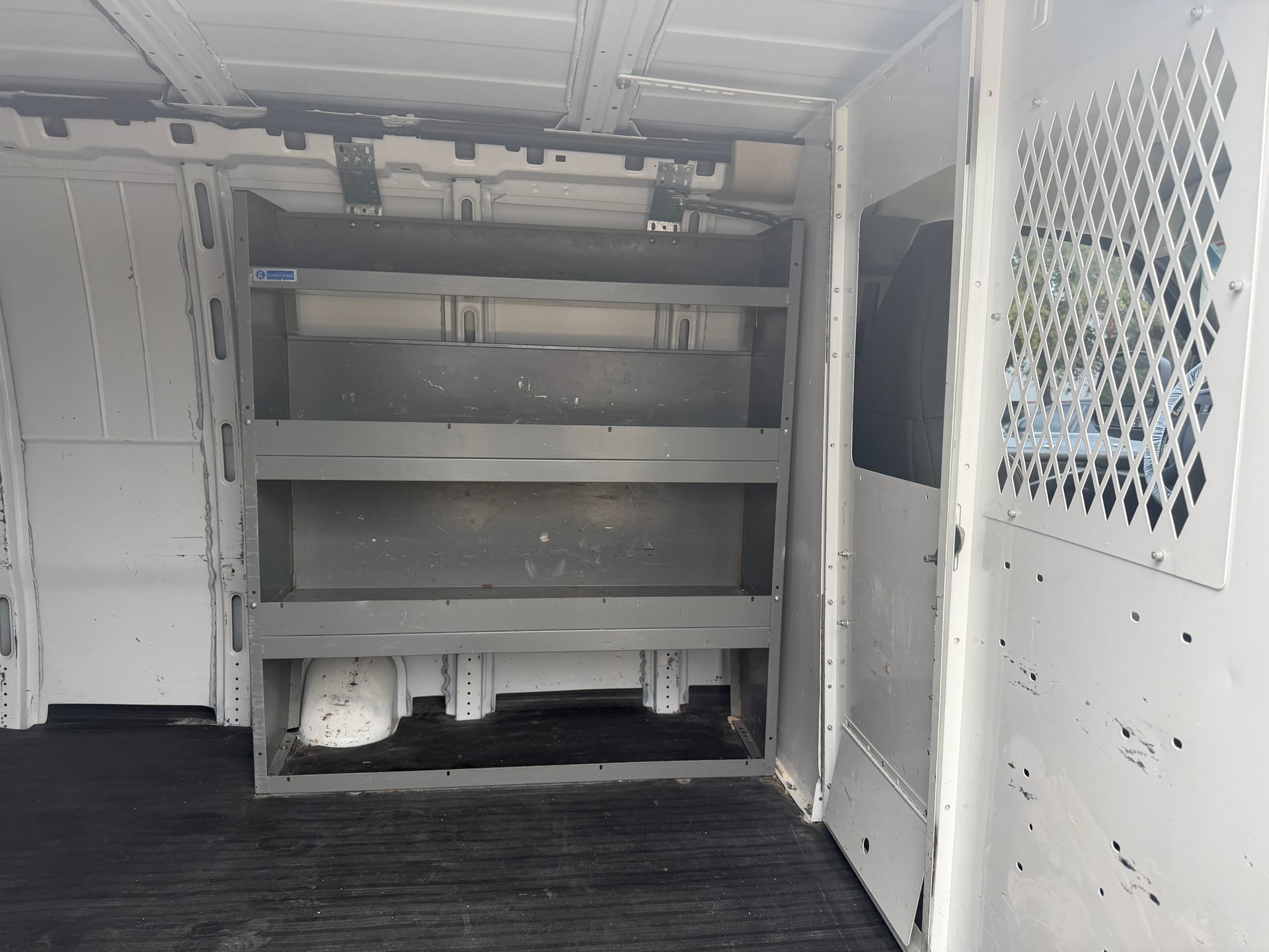 2018 CHEVROLET EXPRESS - Gallery Image