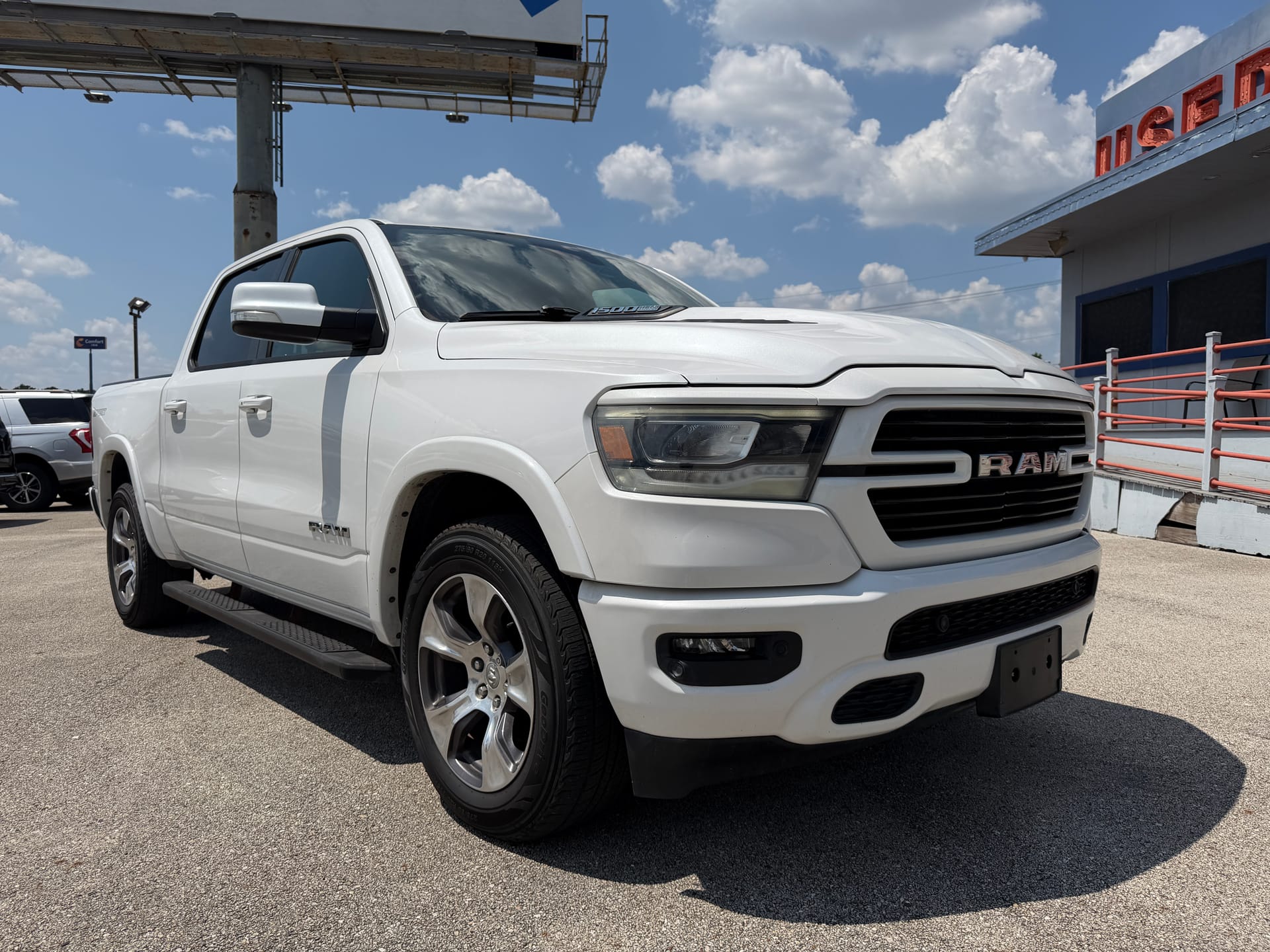 2021 RAM 1500 - Gallery Image