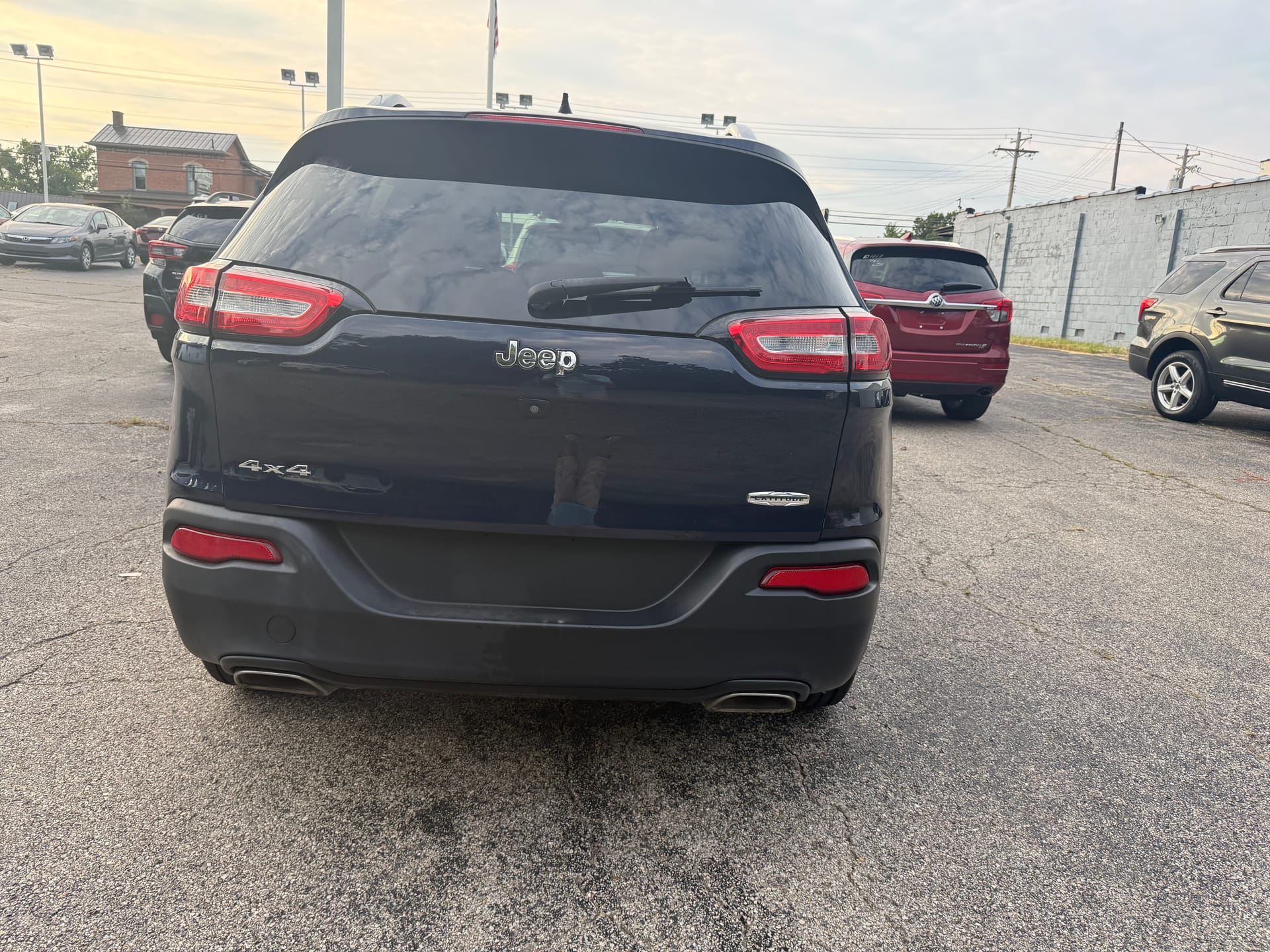 2016 JEEP CHEROKEE - Gallery Image
