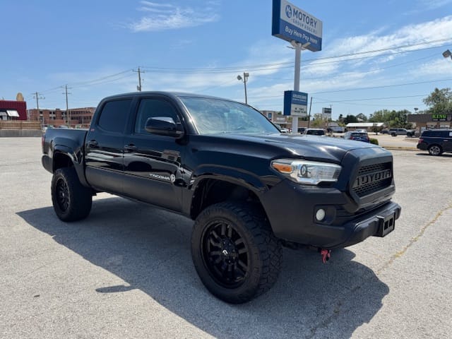 2016 TOYOTA TACOMA - Gallery Image