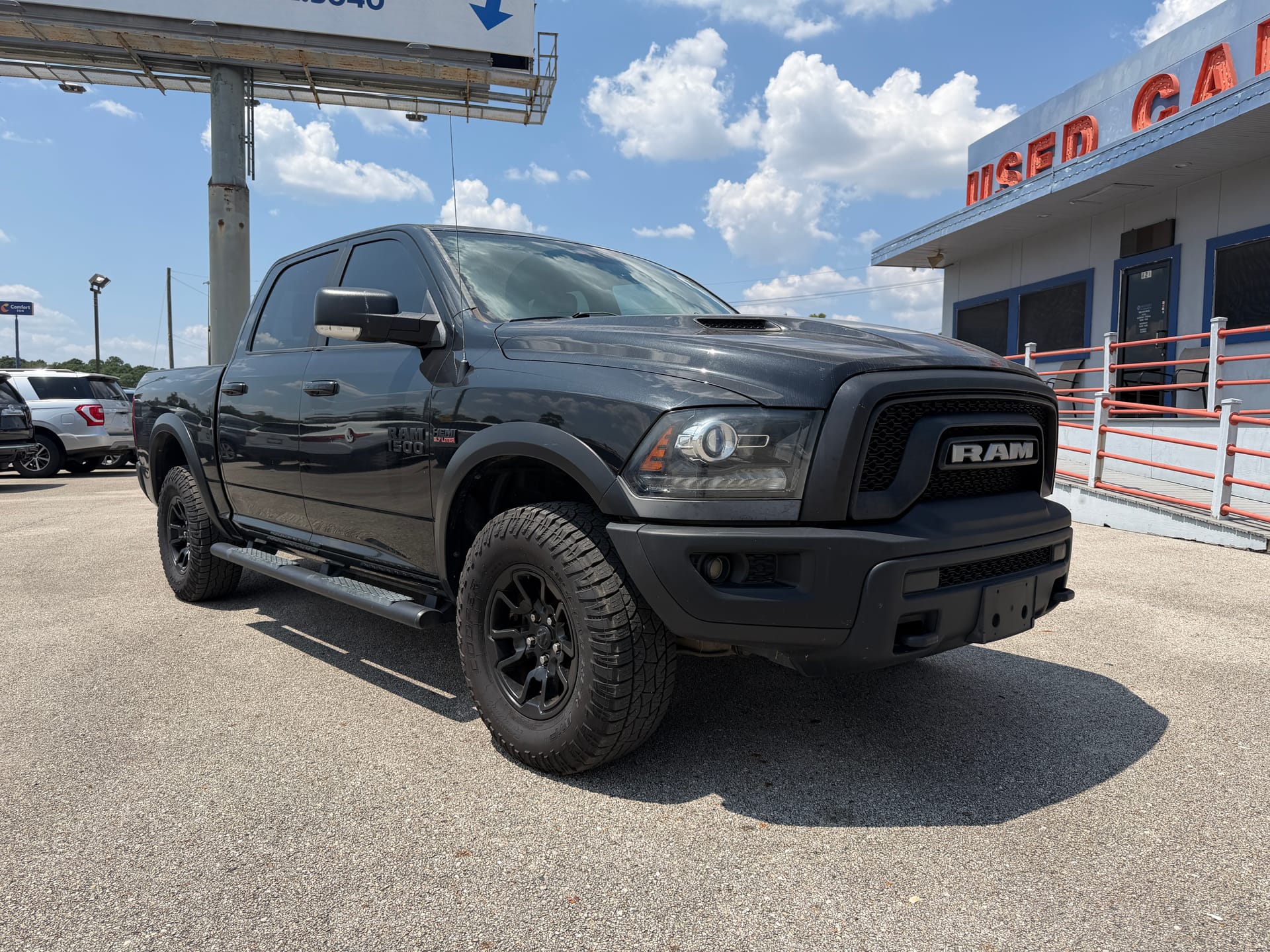 2017 RAM 1500 - Gallery Image
