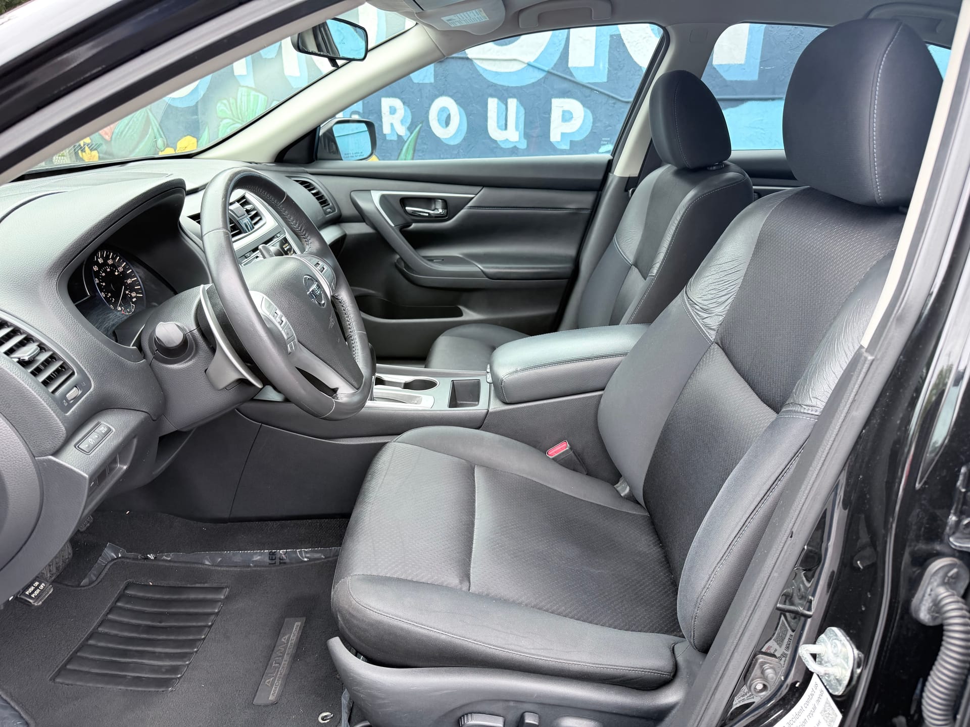 2017 NISSAN ALTIMA - Gallery Image