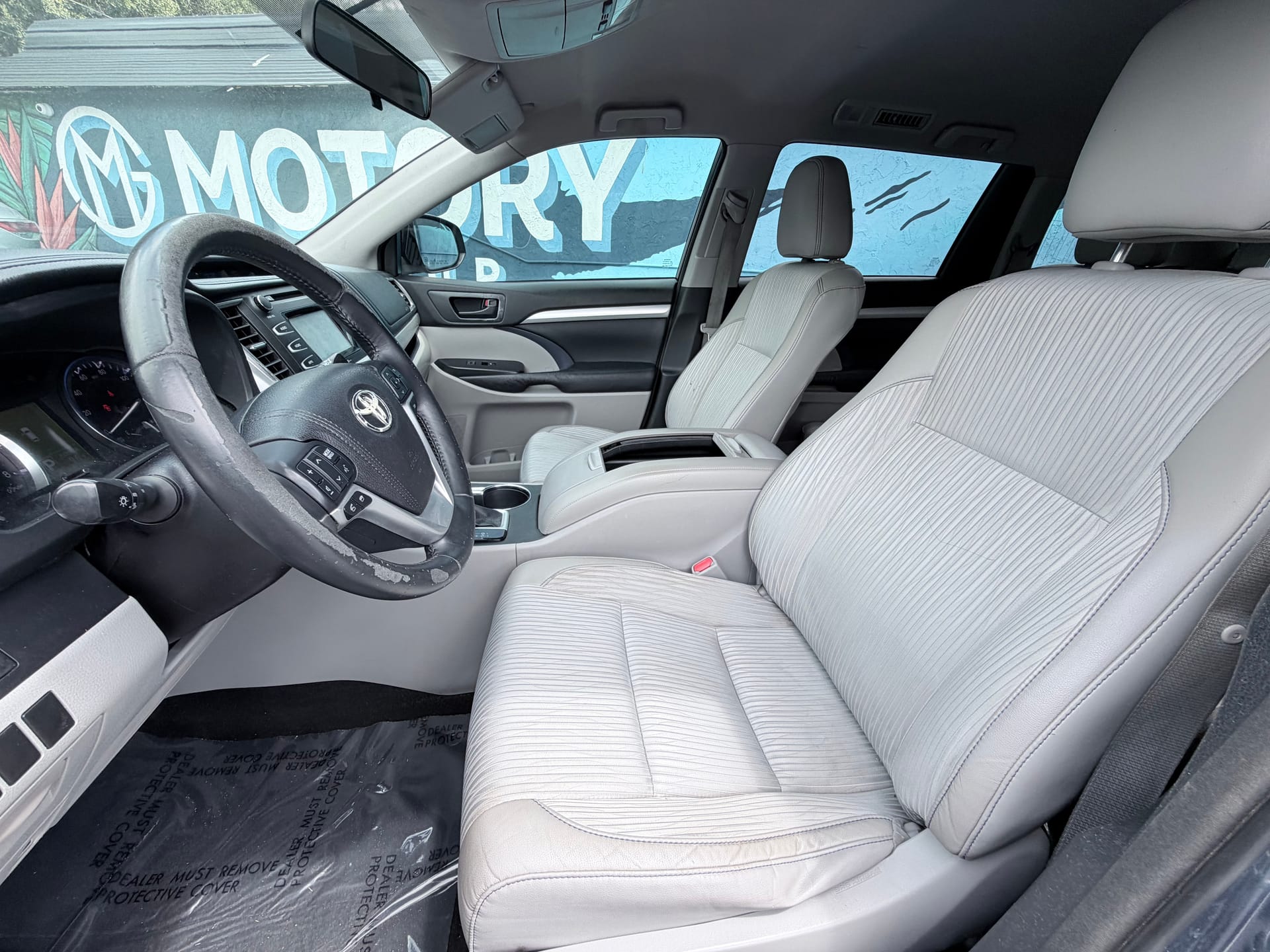 2015 TOYOTA HIGHLANDER - Gallery Image