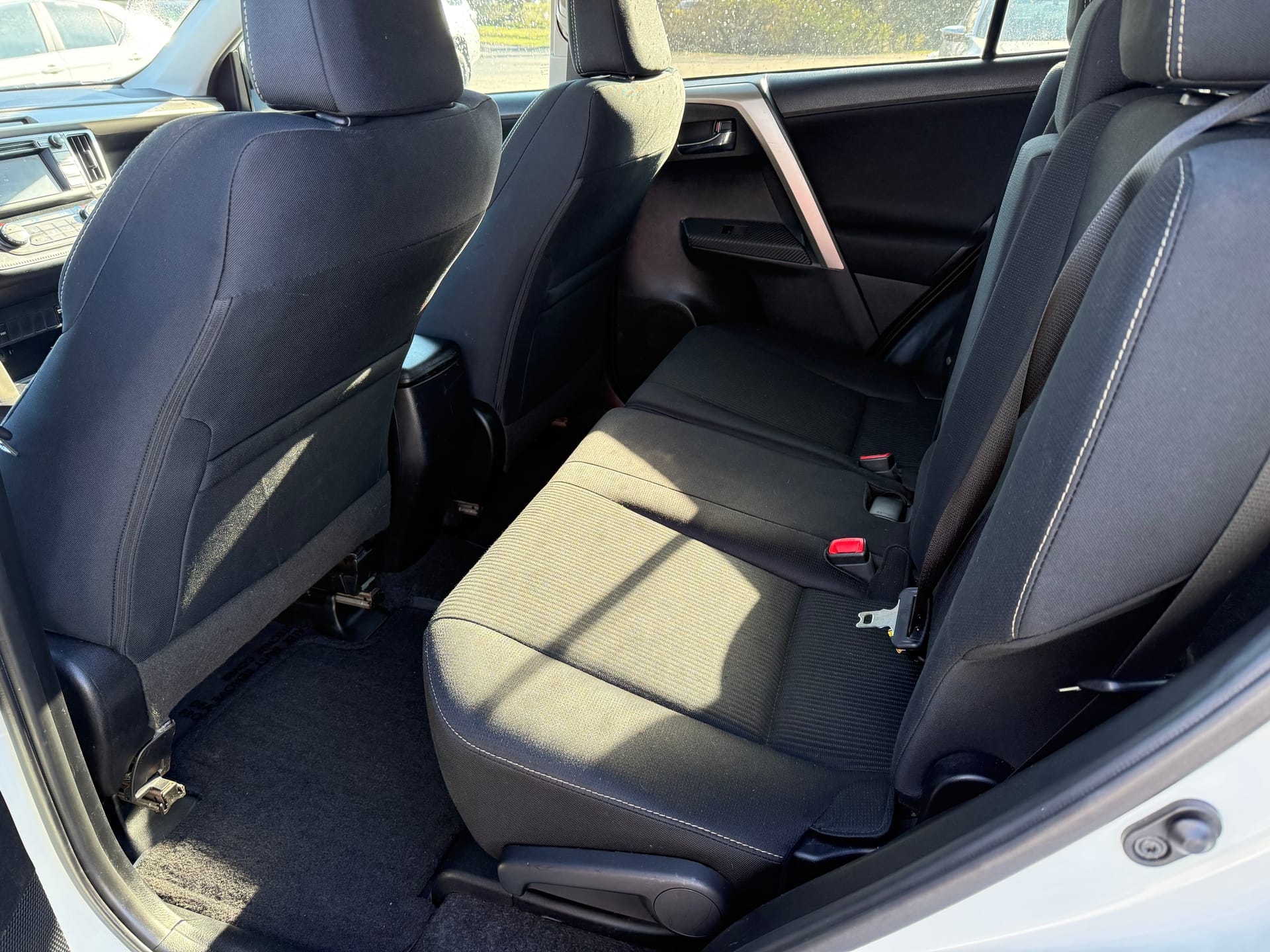 2015 TOYOTA RAV4 - Gallery Image