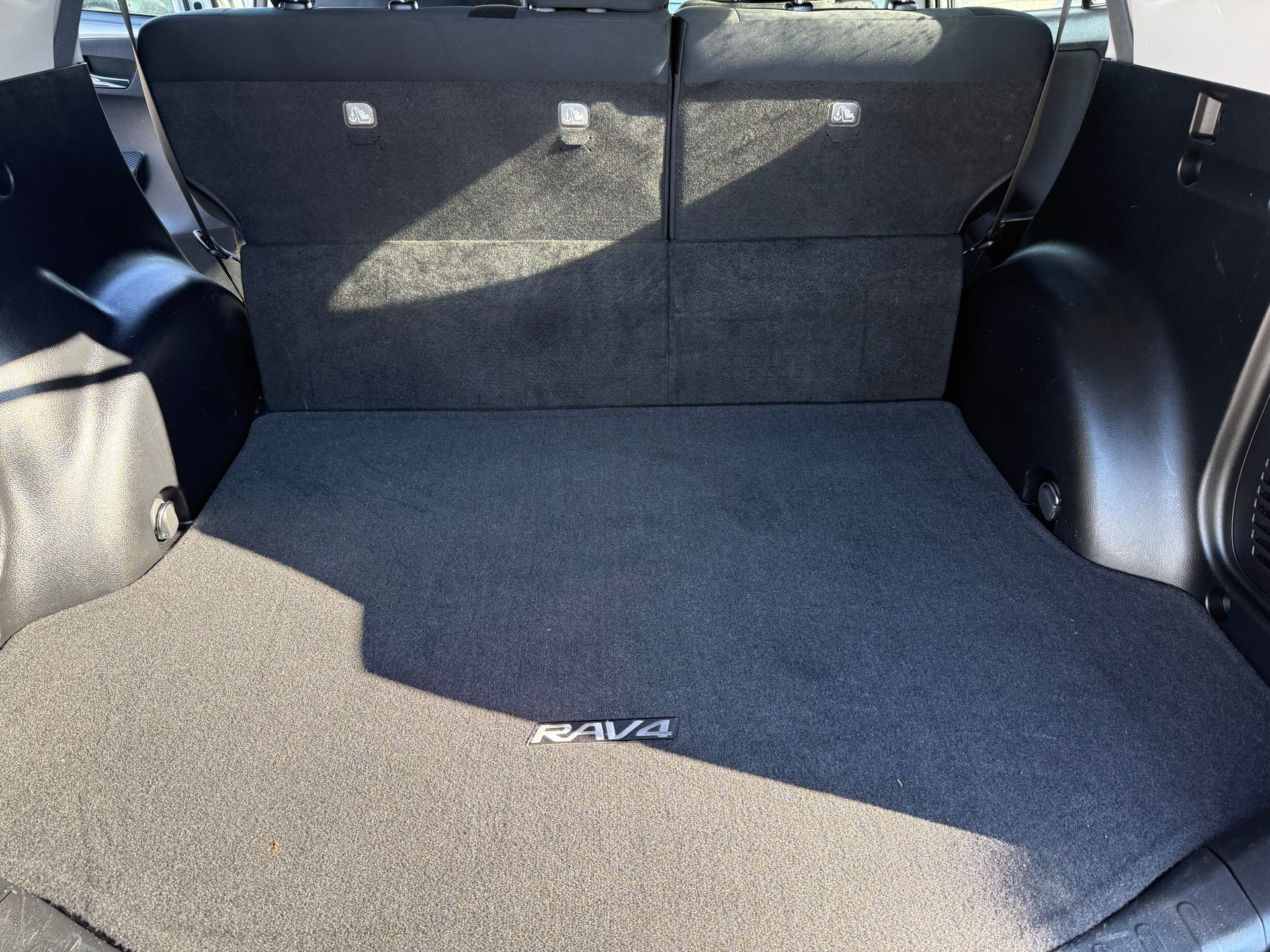 2015 TOYOTA RAV4 - Gallery Image