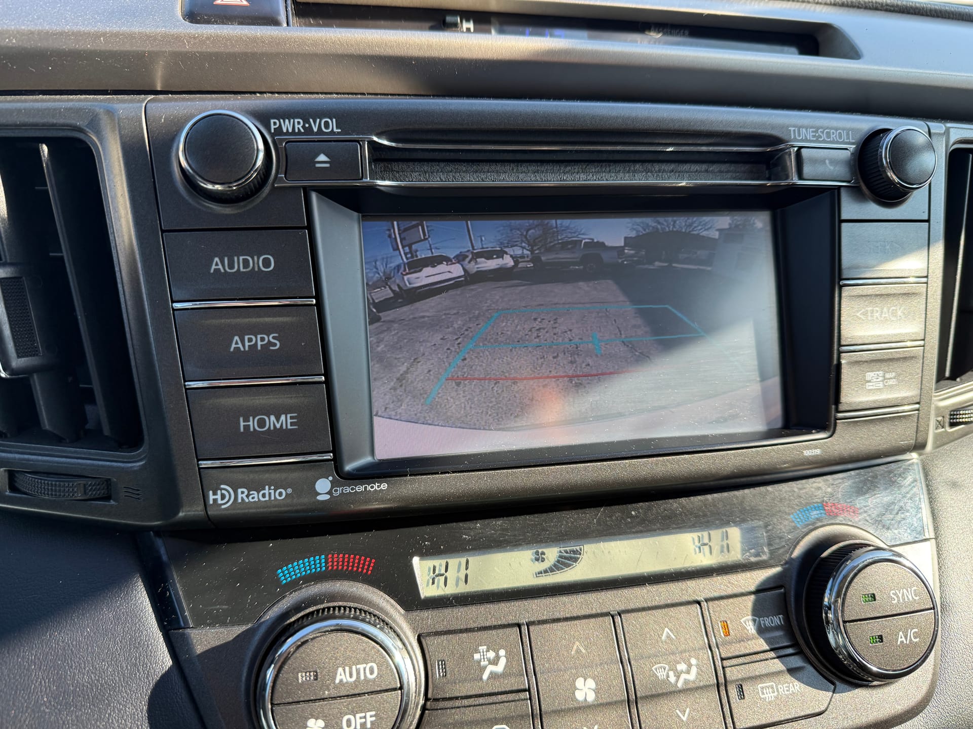 2015 TOYOTA RAV4 - Gallery Image