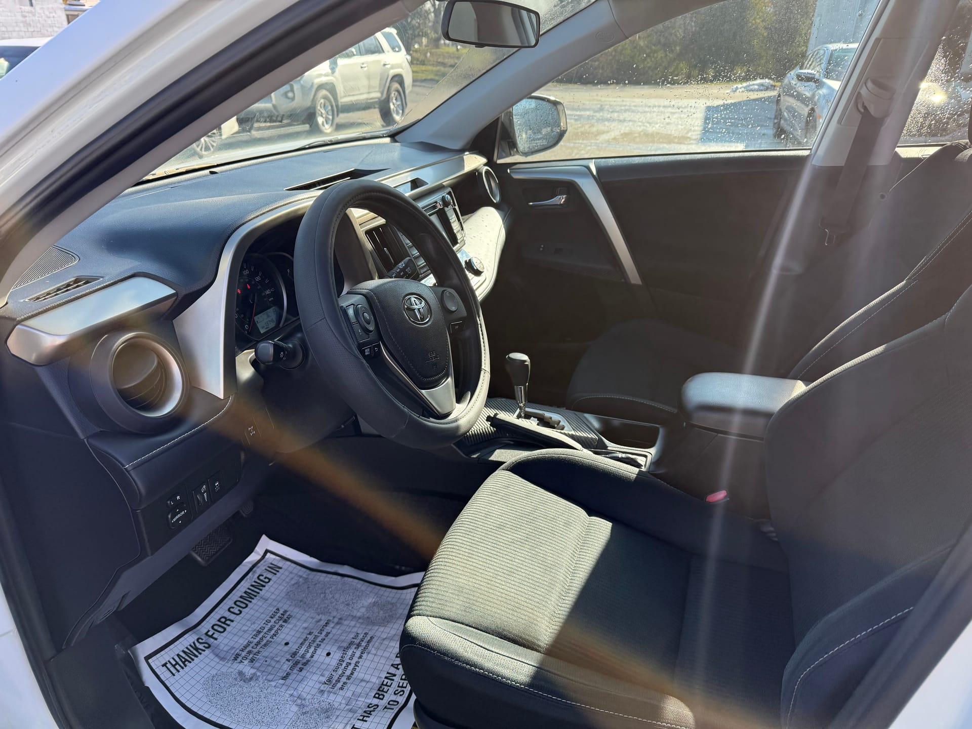 2015 TOYOTA RAV4 - Gallery Image