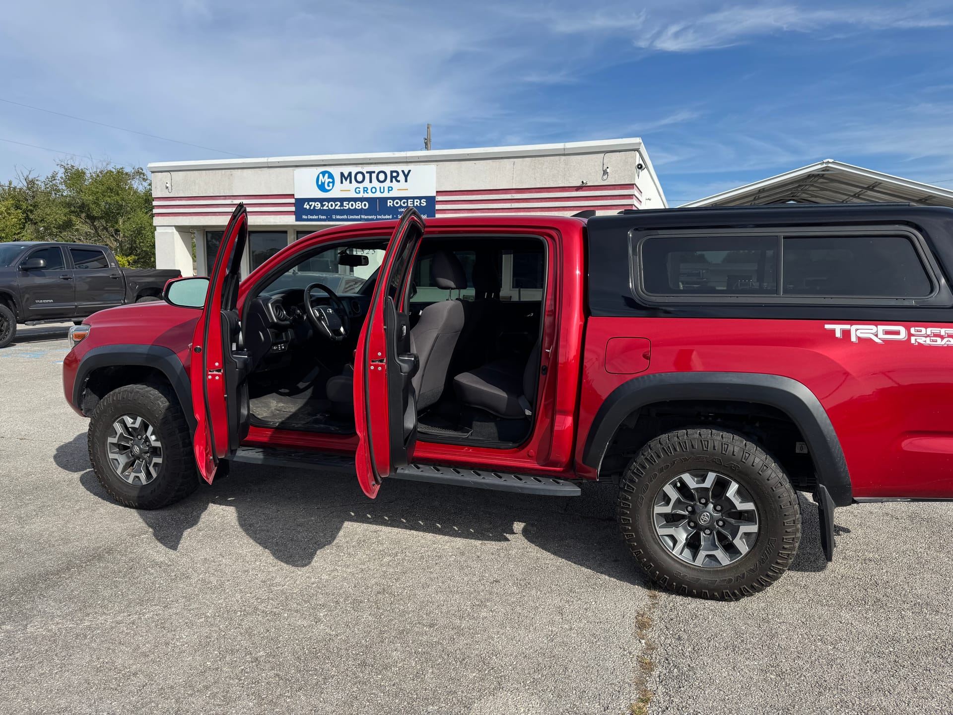 2017 TOYOTA TACOMA - Gallery Image