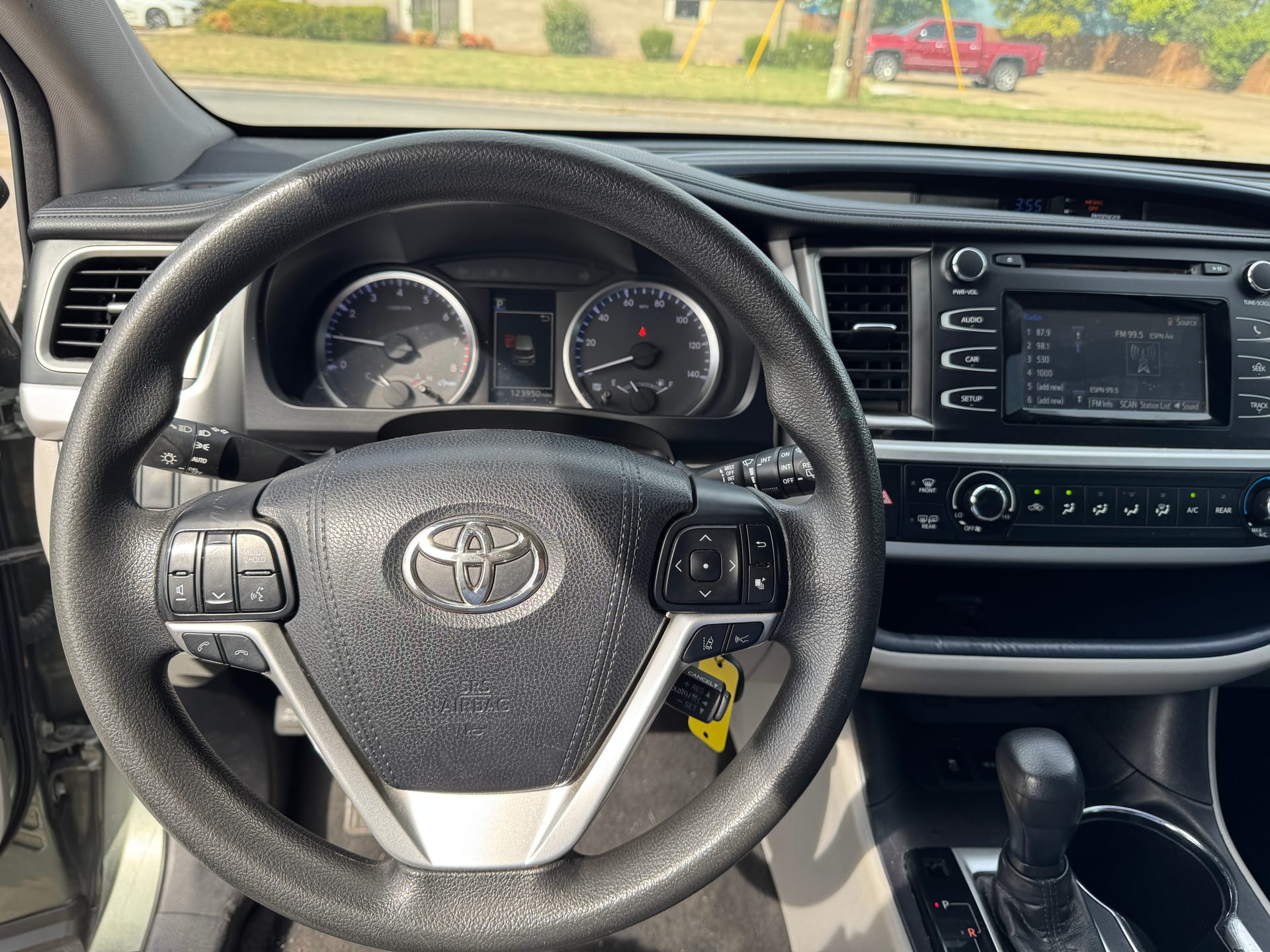 2018 TOYOTA HIGHLANDER - Gallery Image