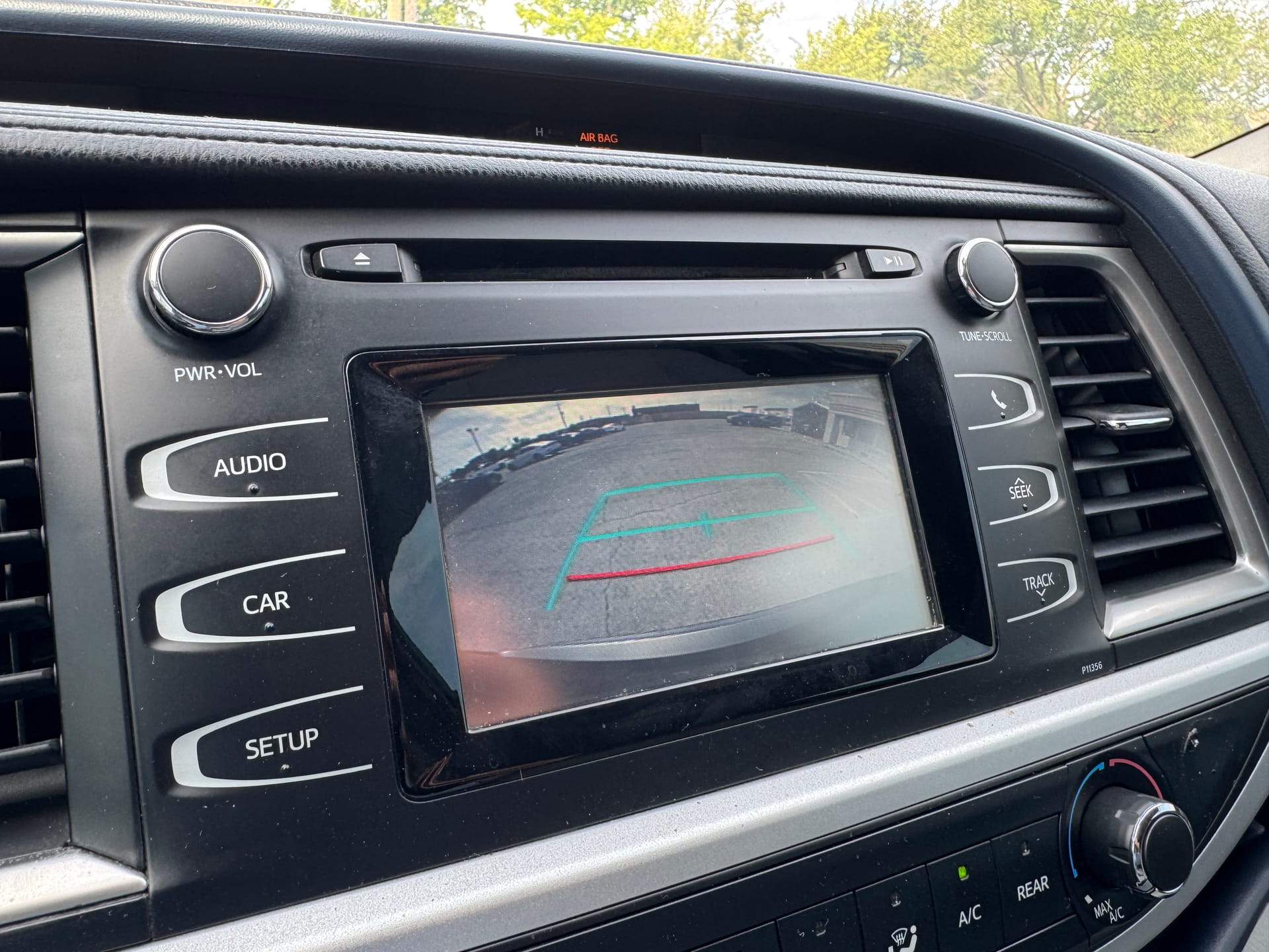 2018 TOYOTA HIGHLANDER - Gallery Image