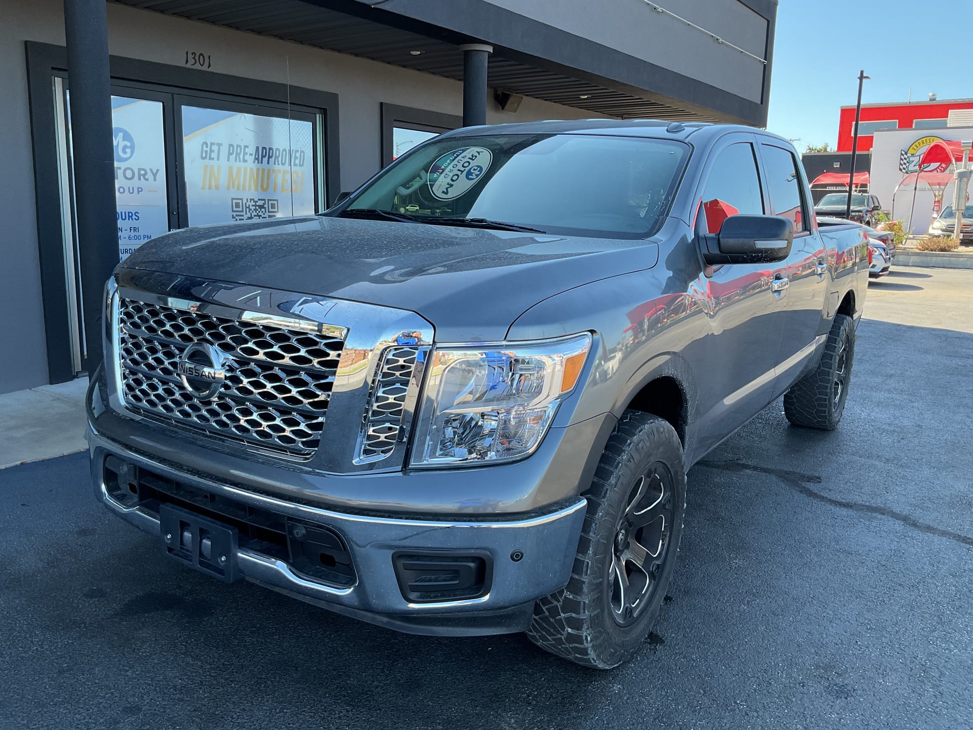 2018 NISSAN TITAN - Gallery Image