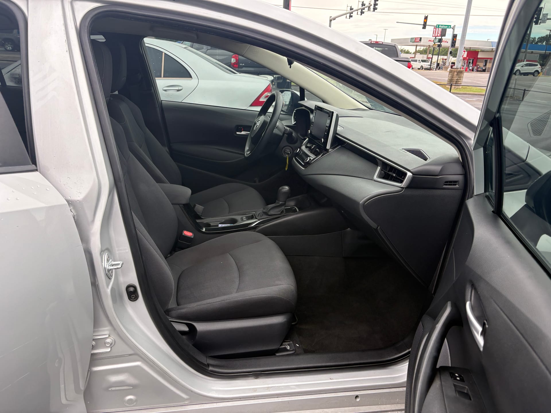 2021 TOYOTA COROLLA - Gallery Image