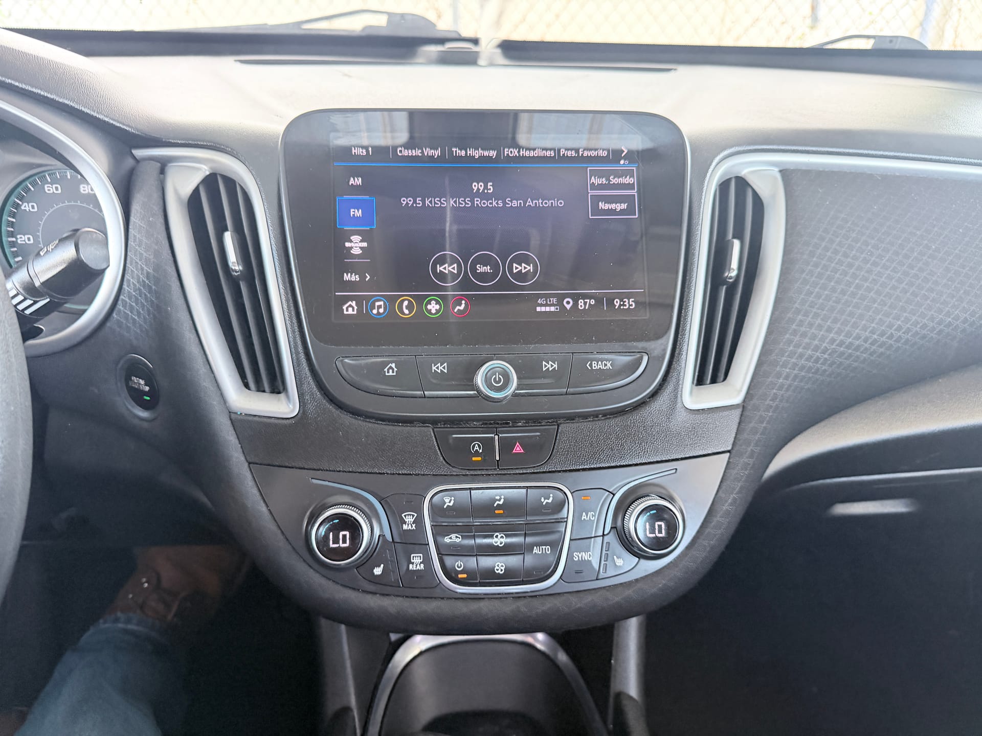 2022 CHEVROLET MALIBU - Gallery Image