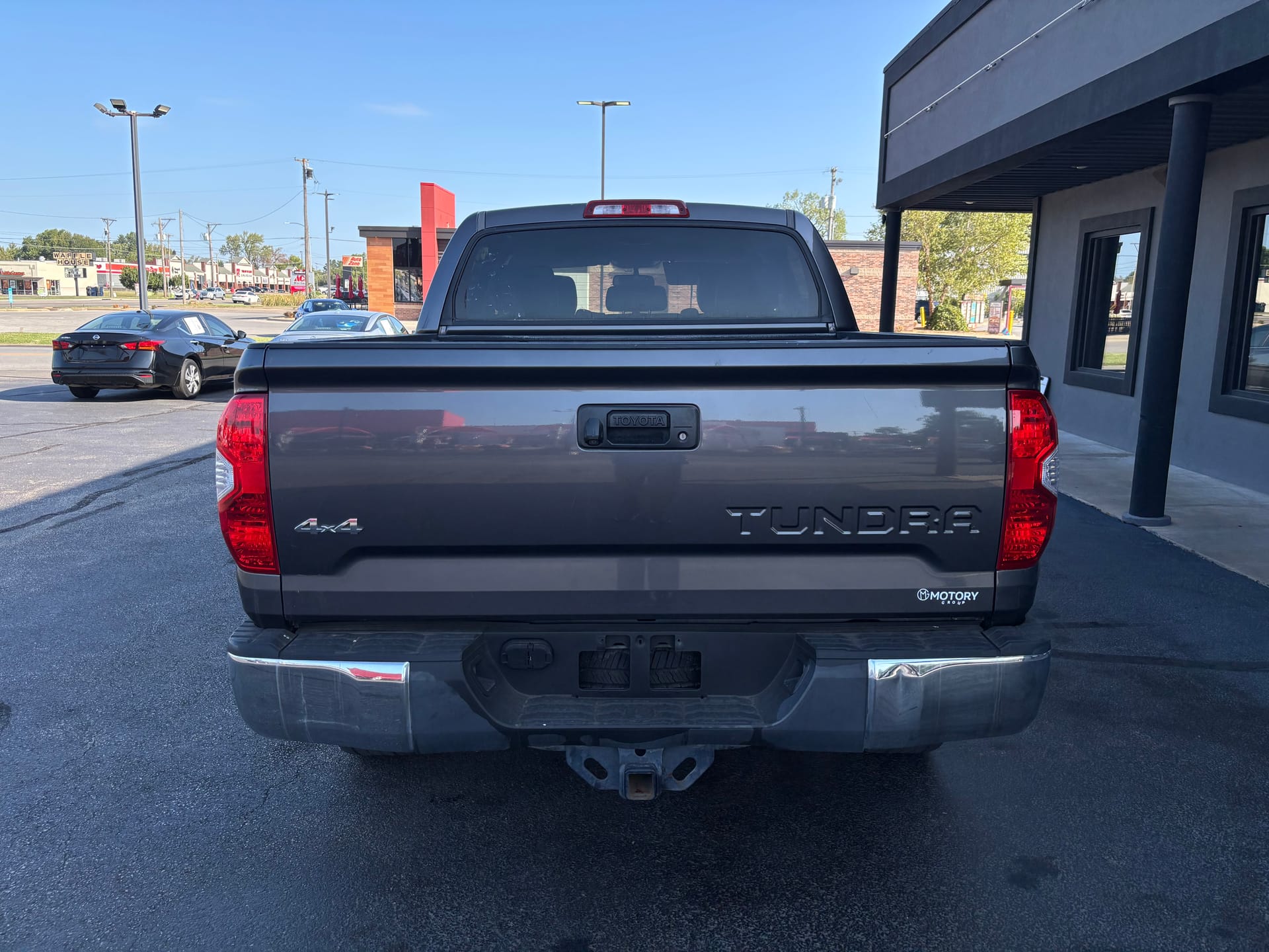 2015 TOYOTA TUNDRA - Gallery Image