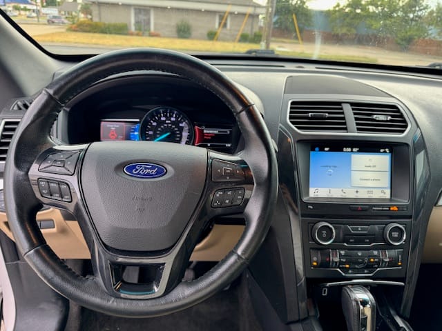 2017 FORD EXPLORER - Gallery Image