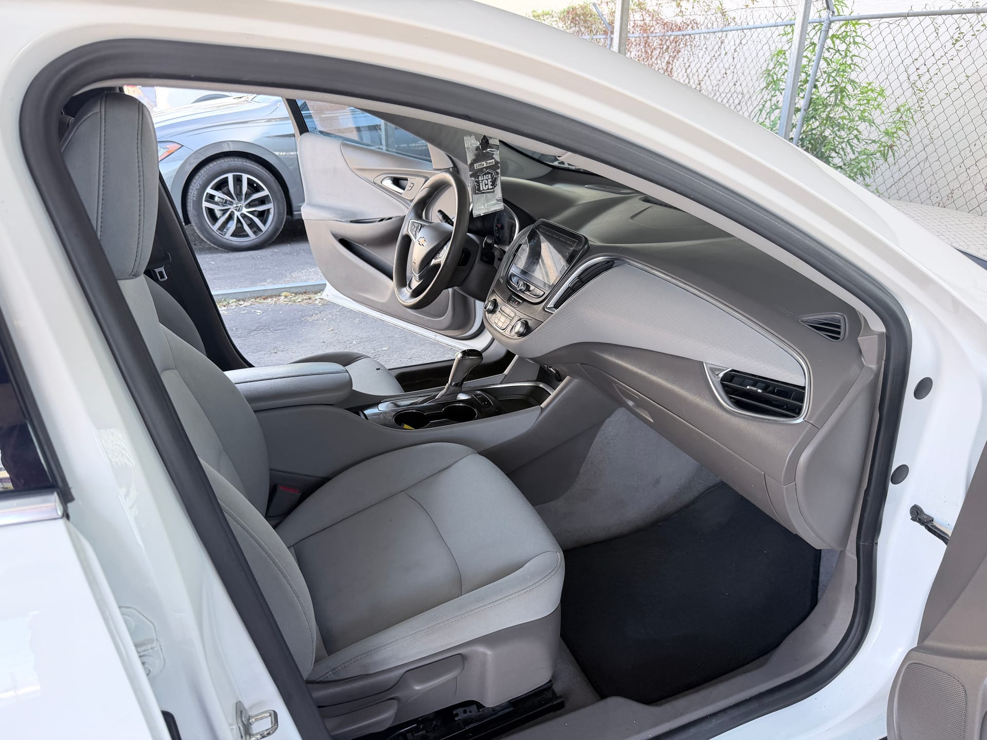 2020 CHEVROLET MALIBU - Gallery Image