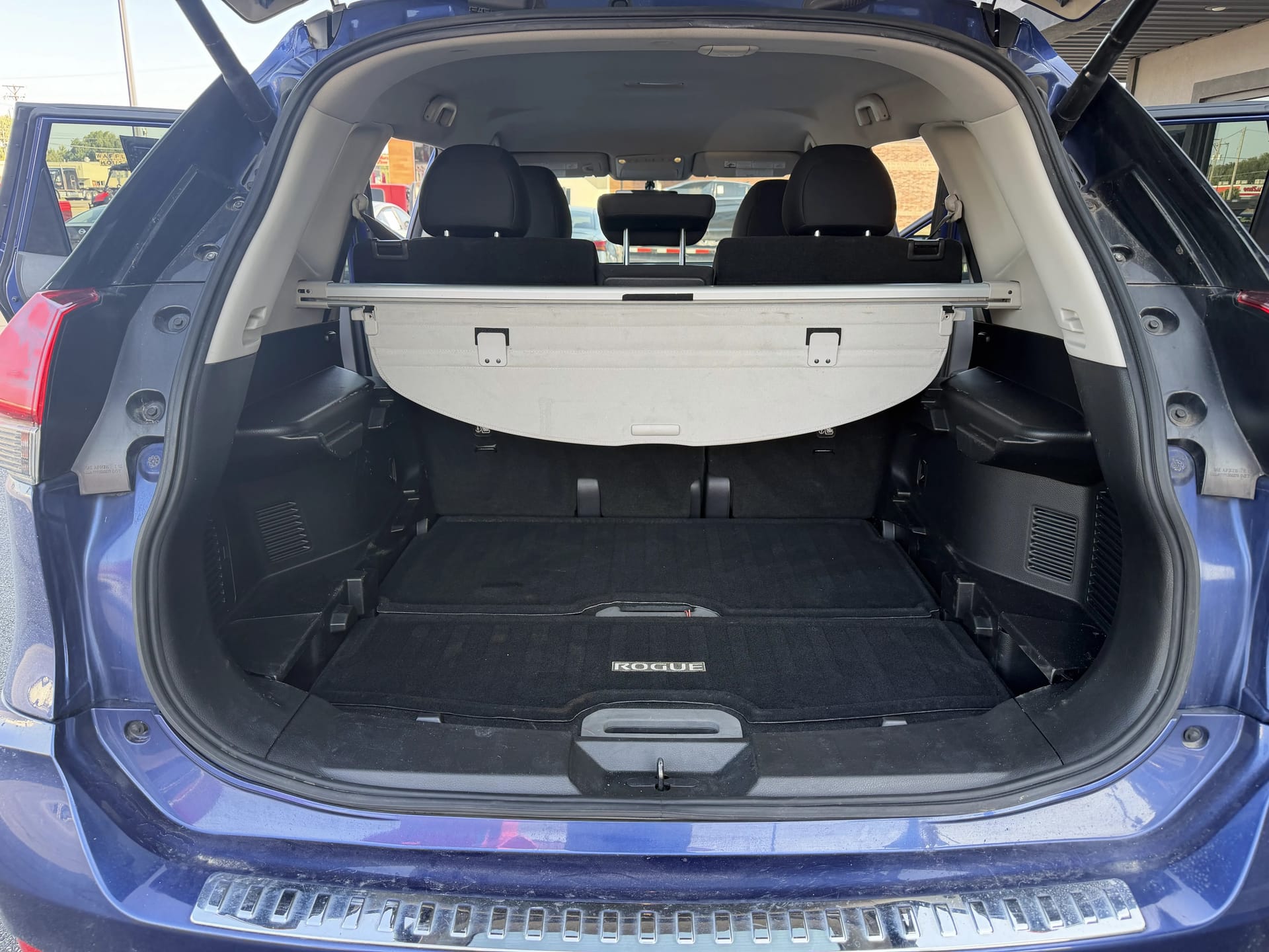 2018 NISSAN ROGUE - Gallery Image
