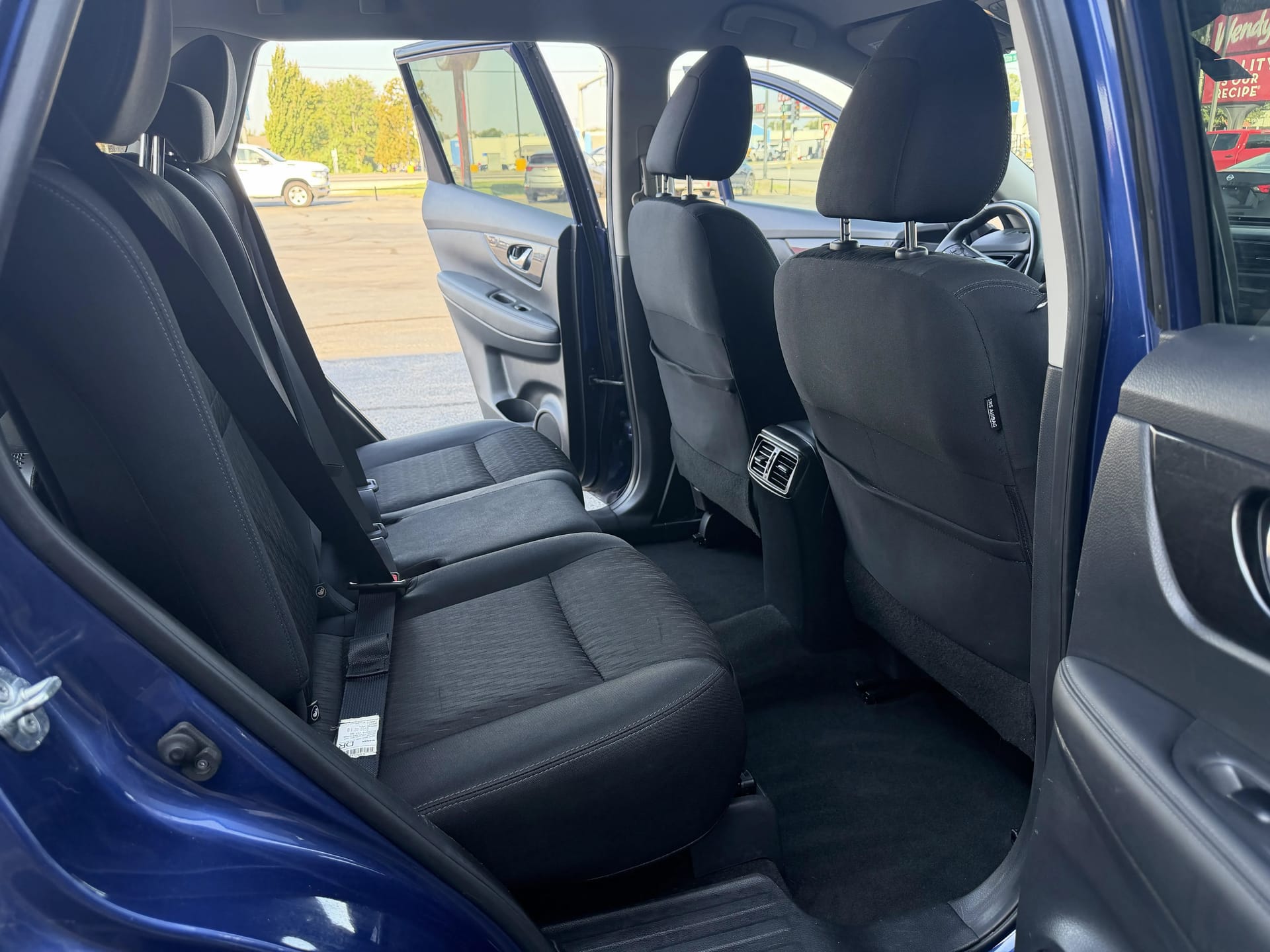 2018 NISSAN ROGUE - Gallery Image
