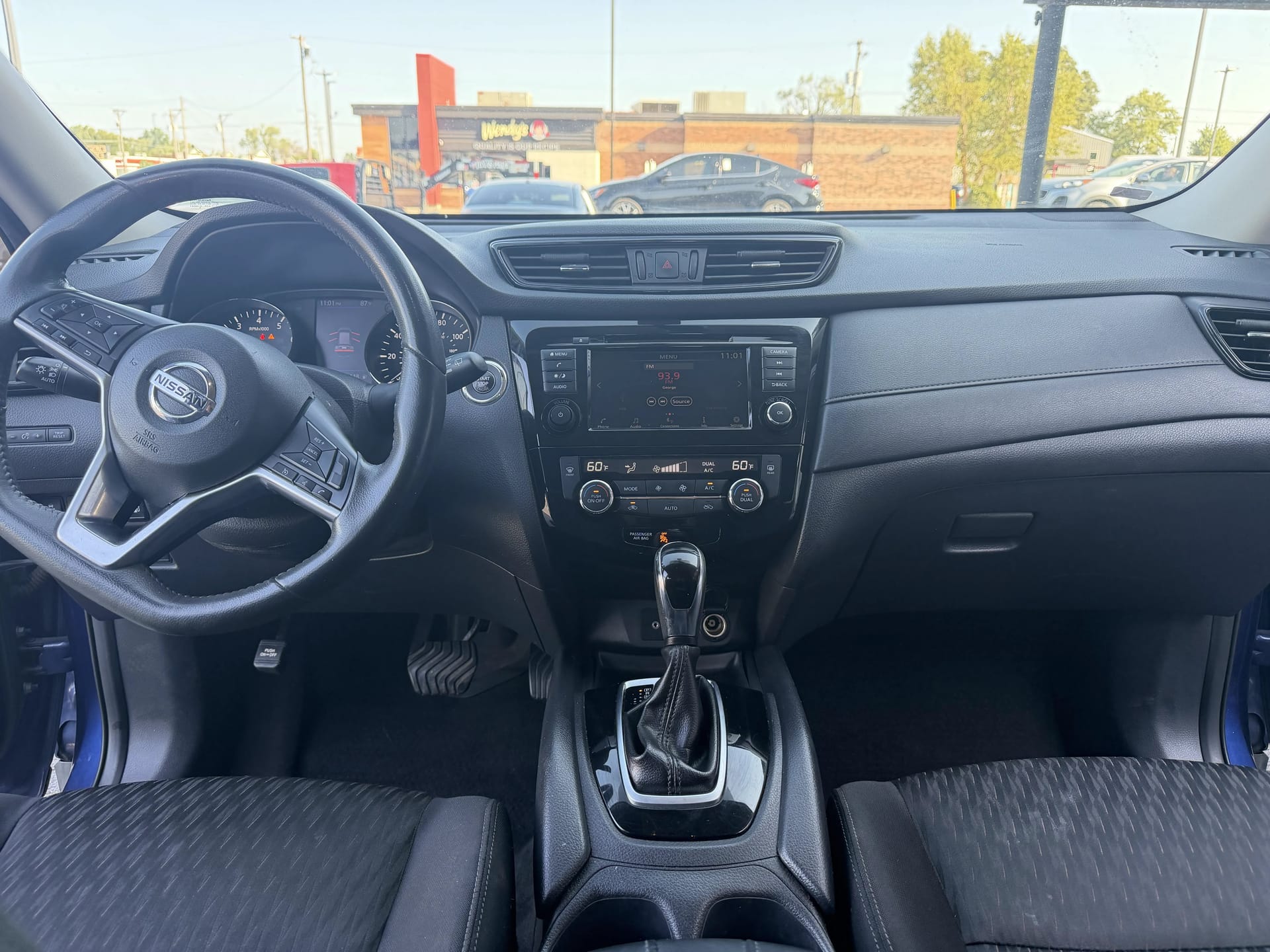 2018 NISSAN ROGUE - Gallery Image