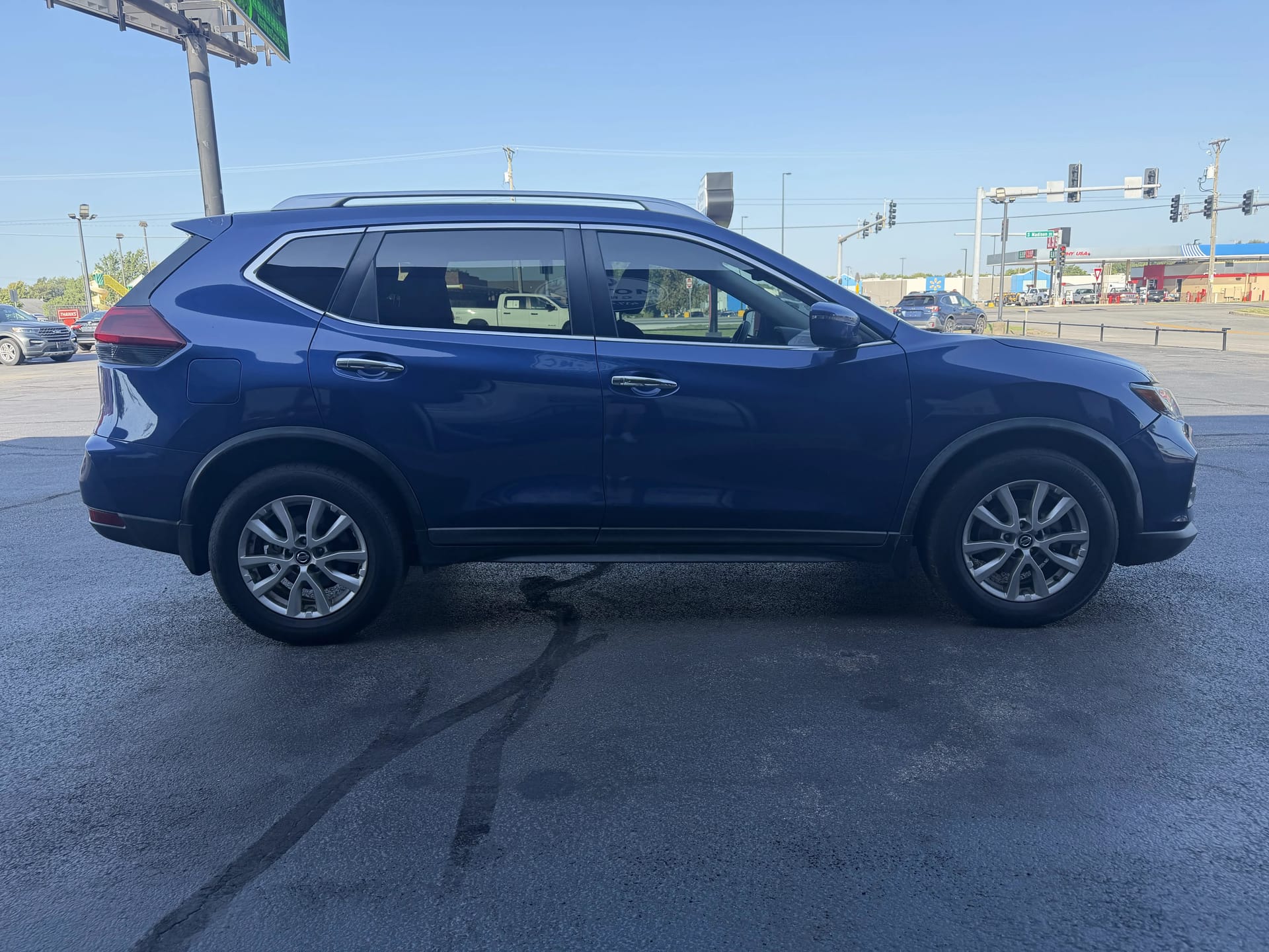 2018 NISSAN ROGUE - Gallery Image