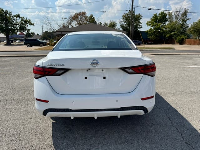 2022 NISSAN SENTRA - Gallery Image