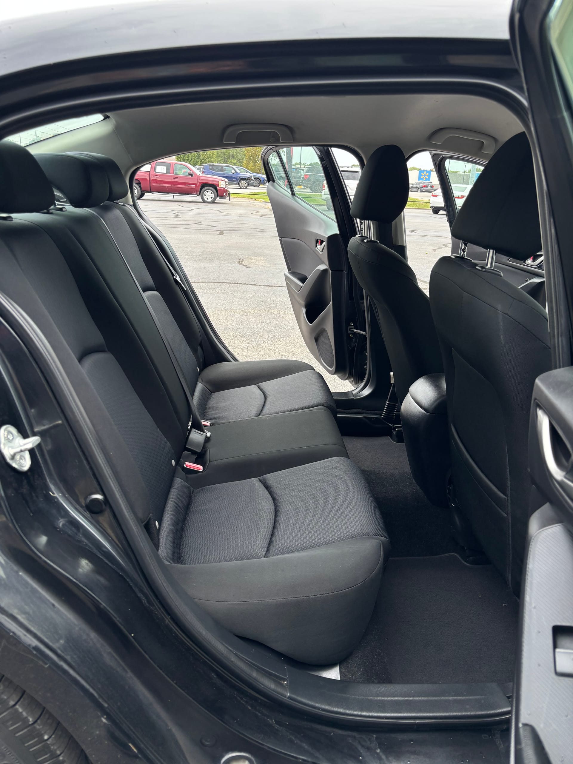 2015 MAZDA MAZDA3 - Gallery Image