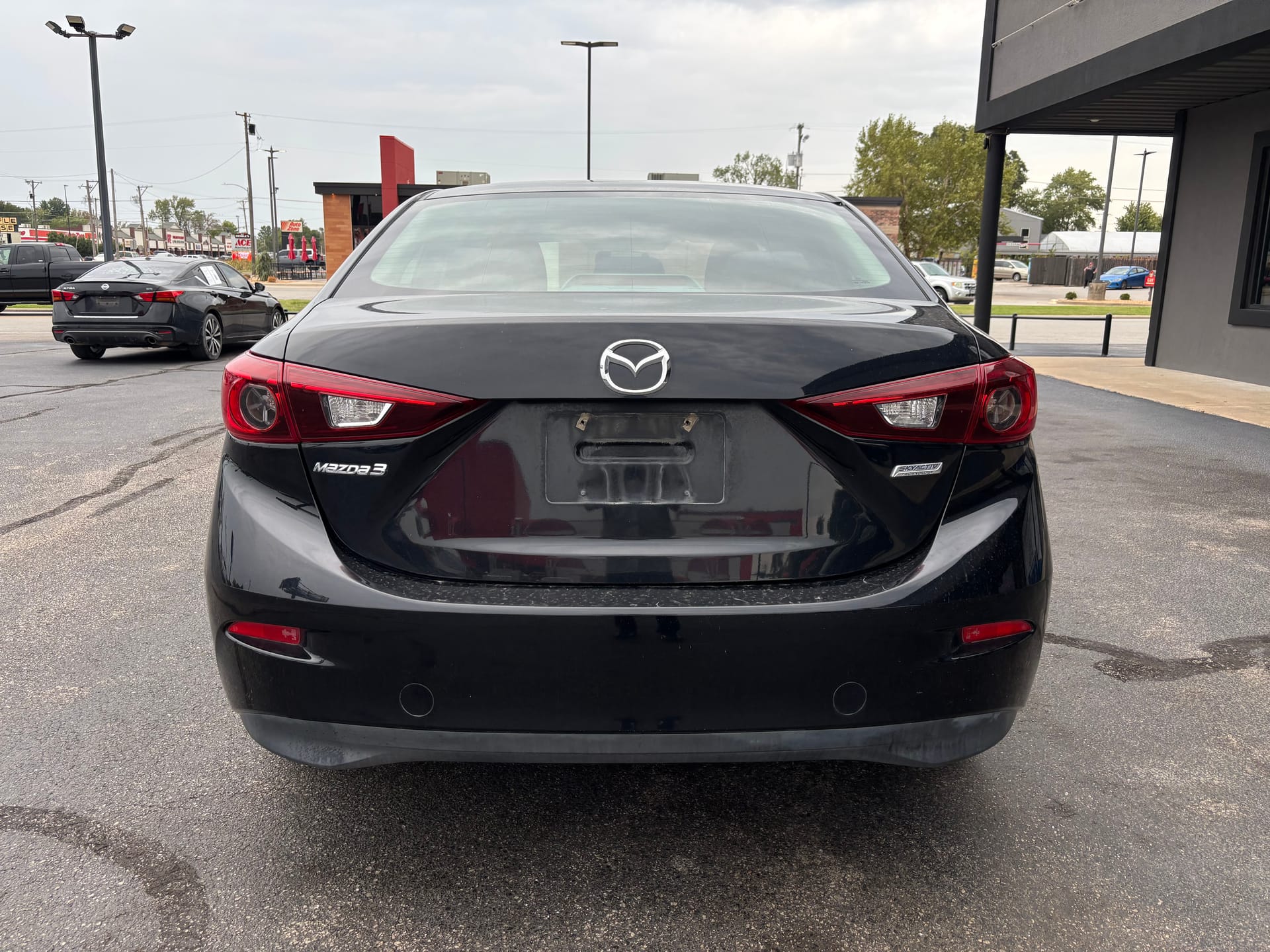 2015 MAZDA MAZDA3 - Gallery Image
