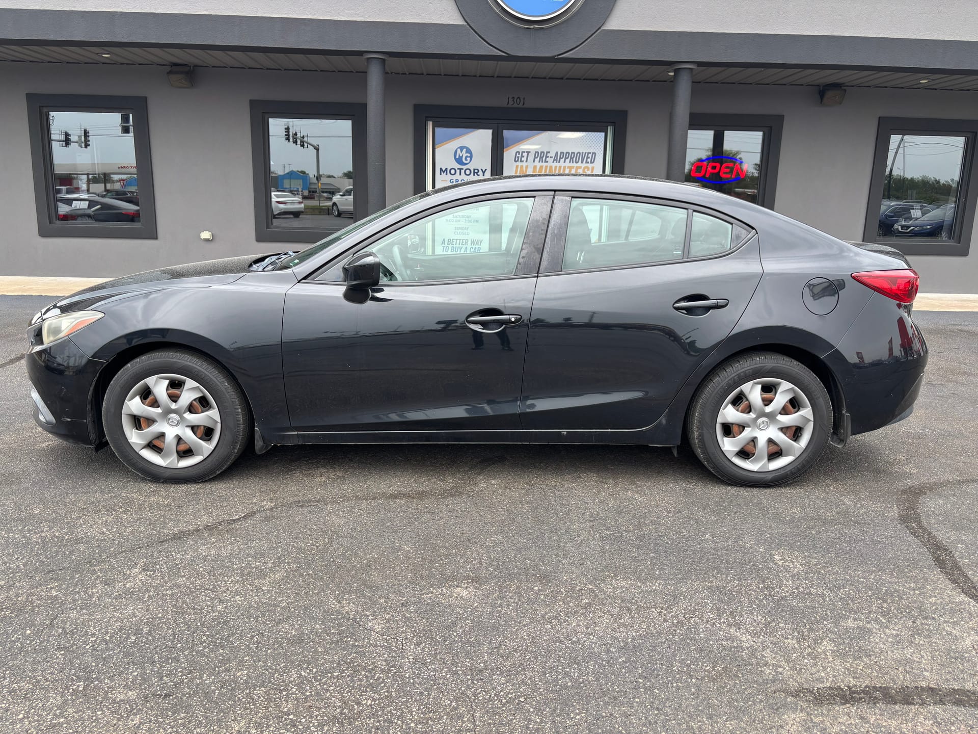 2015 MAZDA MAZDA3 - Gallery Image