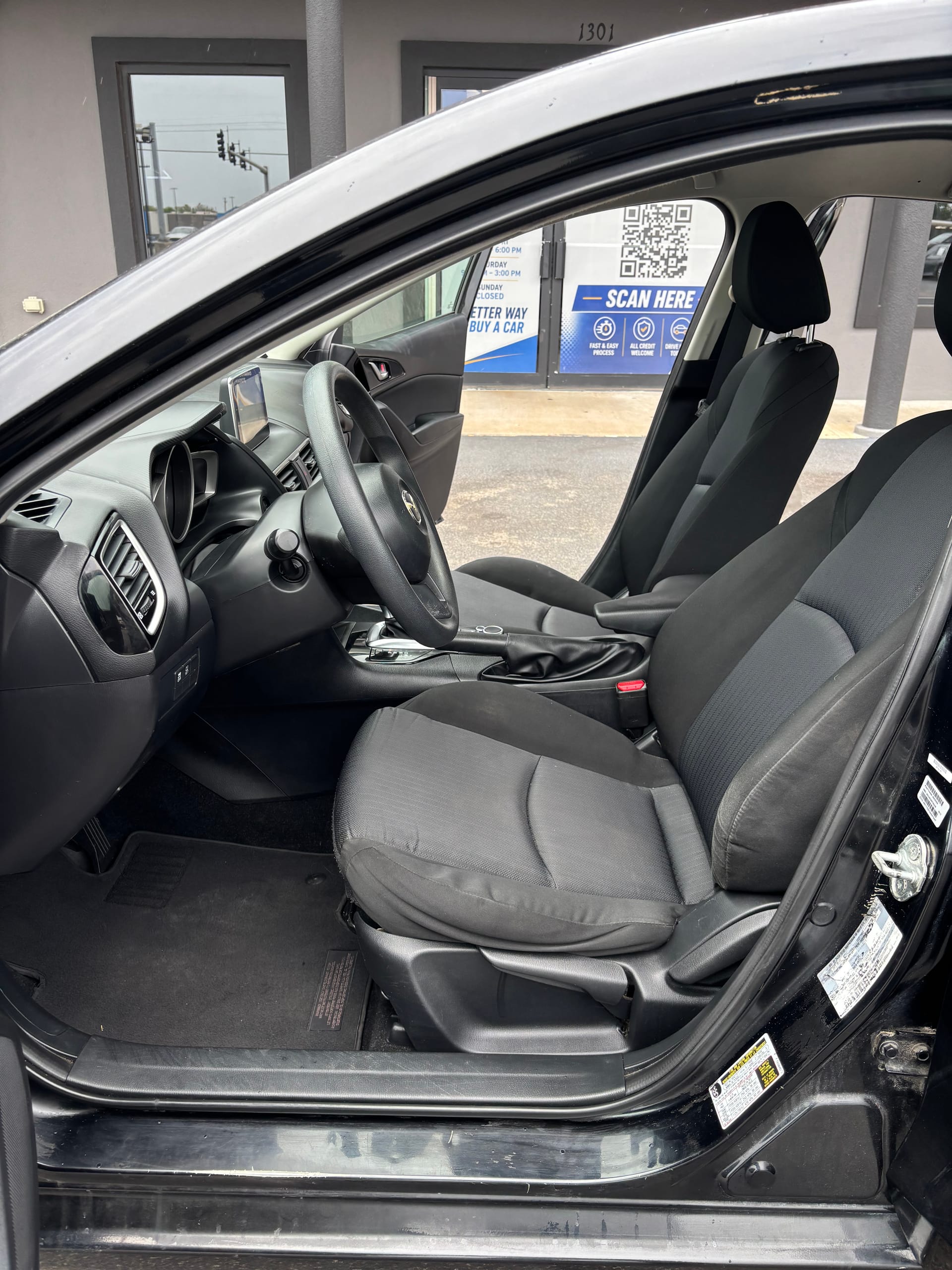 2015 MAZDA MAZDA3 - Gallery Image