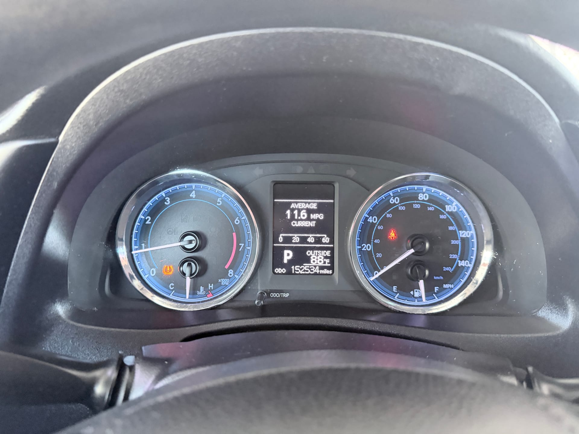 2018 TOYOTA COROLLA - Gallery Image