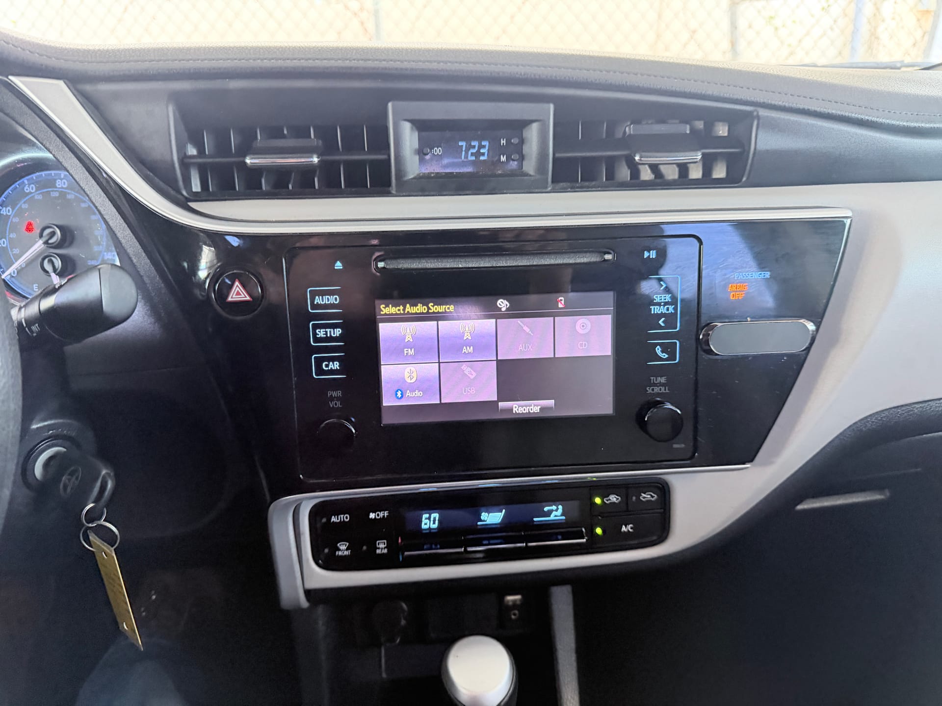 2018 TOYOTA COROLLA - Gallery Image