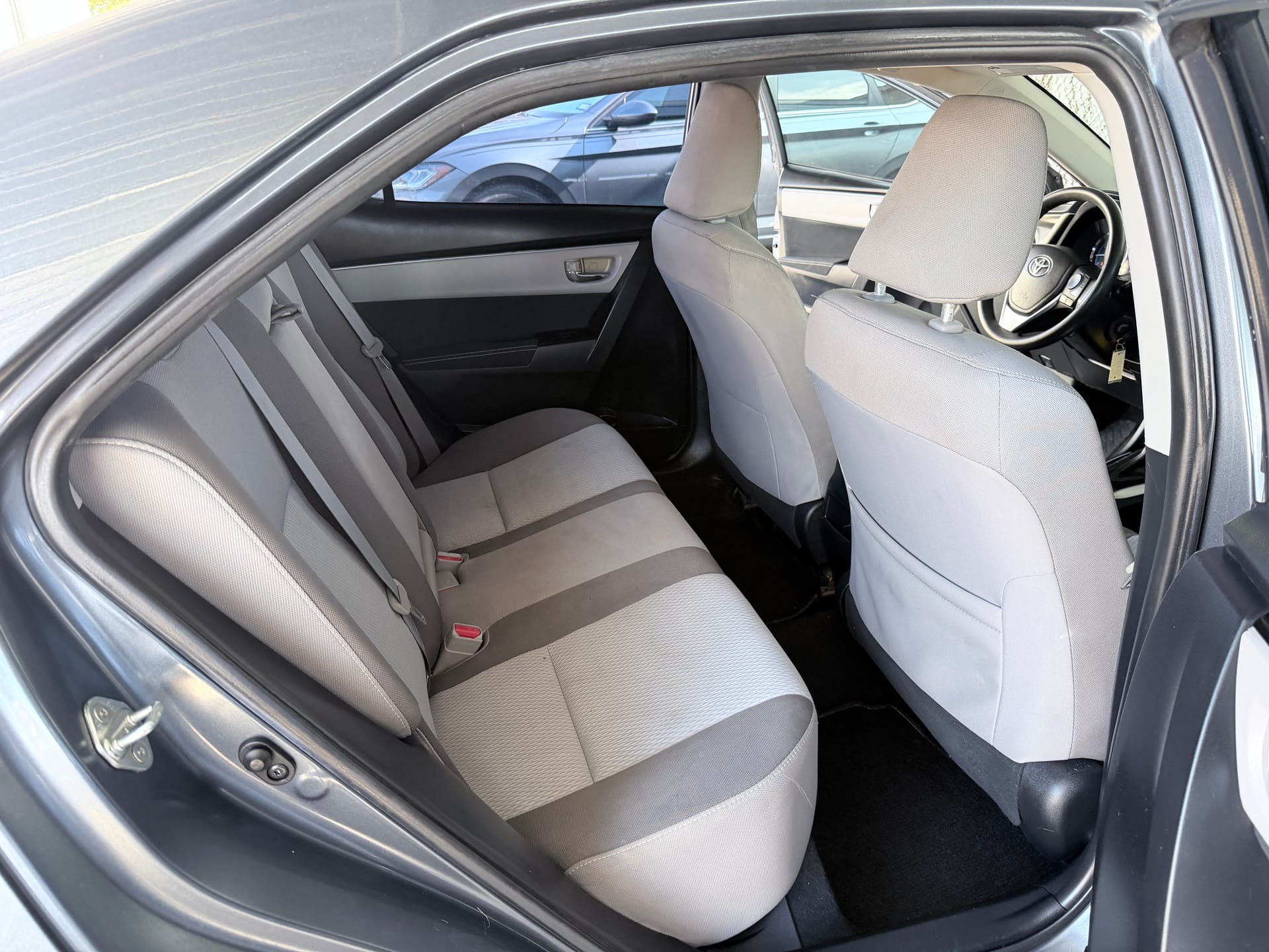2018 TOYOTA COROLLA - Gallery Image