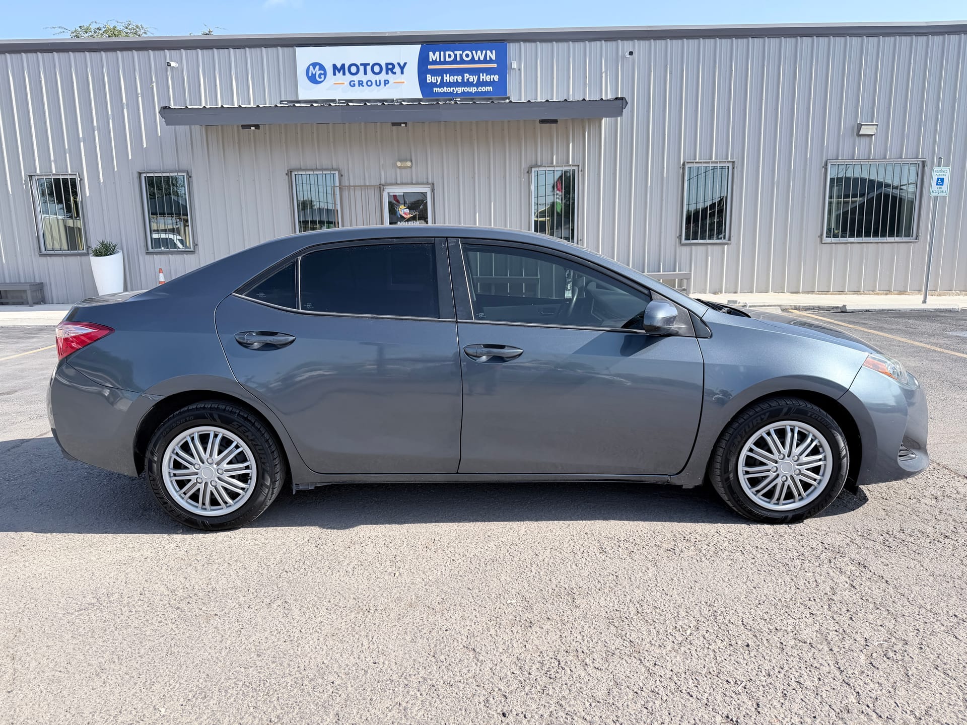 2018 TOYOTA COROLLA - Gallery Image