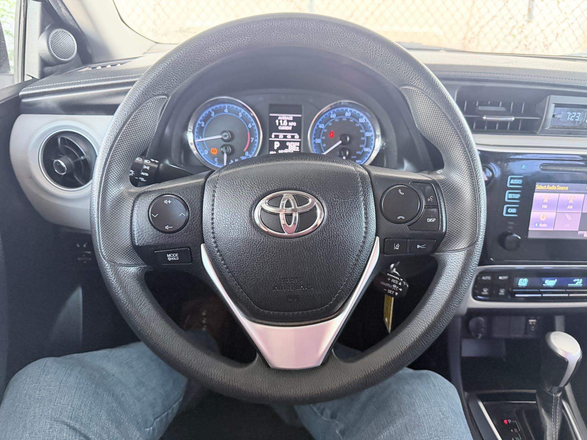 2018 TOYOTA COROLLA - Gallery Image