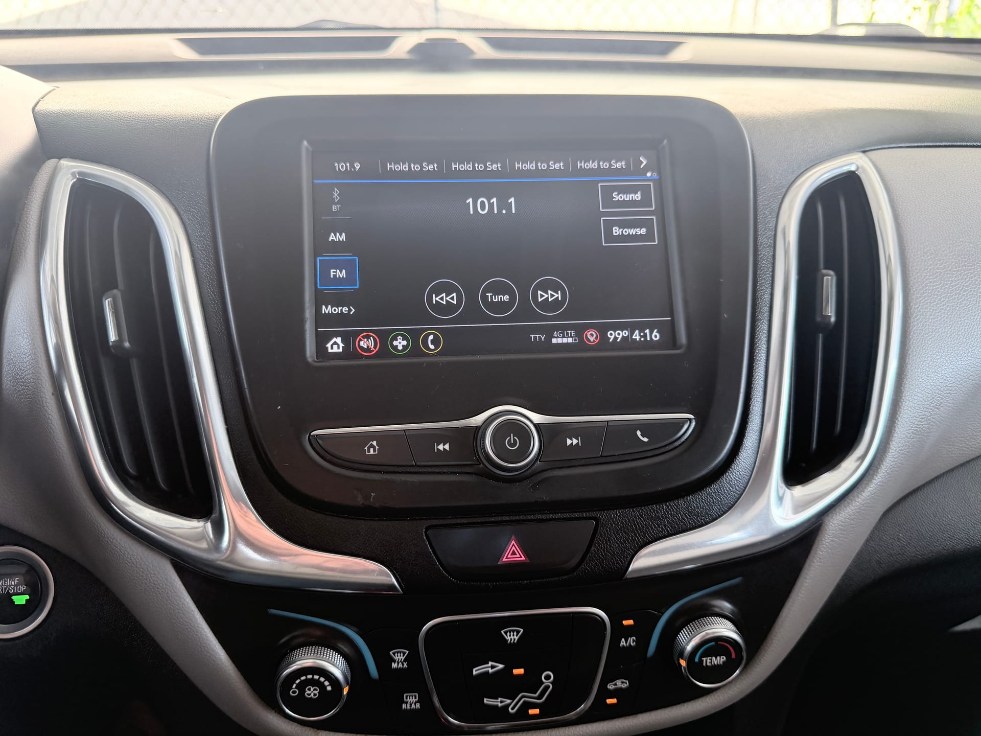 2019 CHEVROLET EQUINOX - Gallery Image