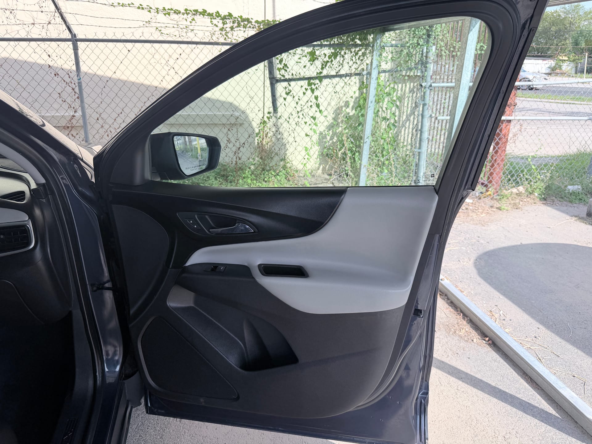 2019 CHEVROLET EQUINOX - Gallery Image